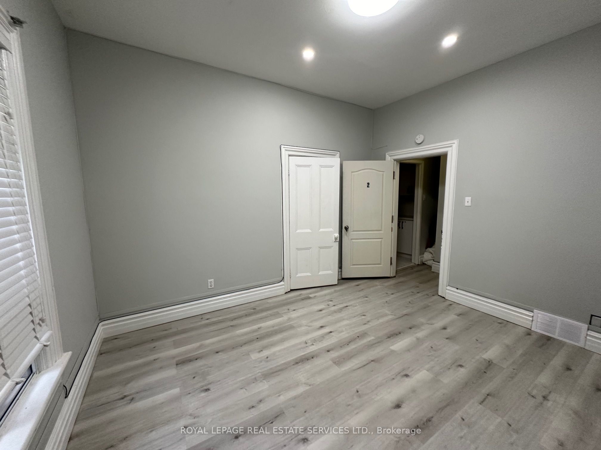206 Carlton Street 203, Toronto, ON M5A 2L1 photo 3