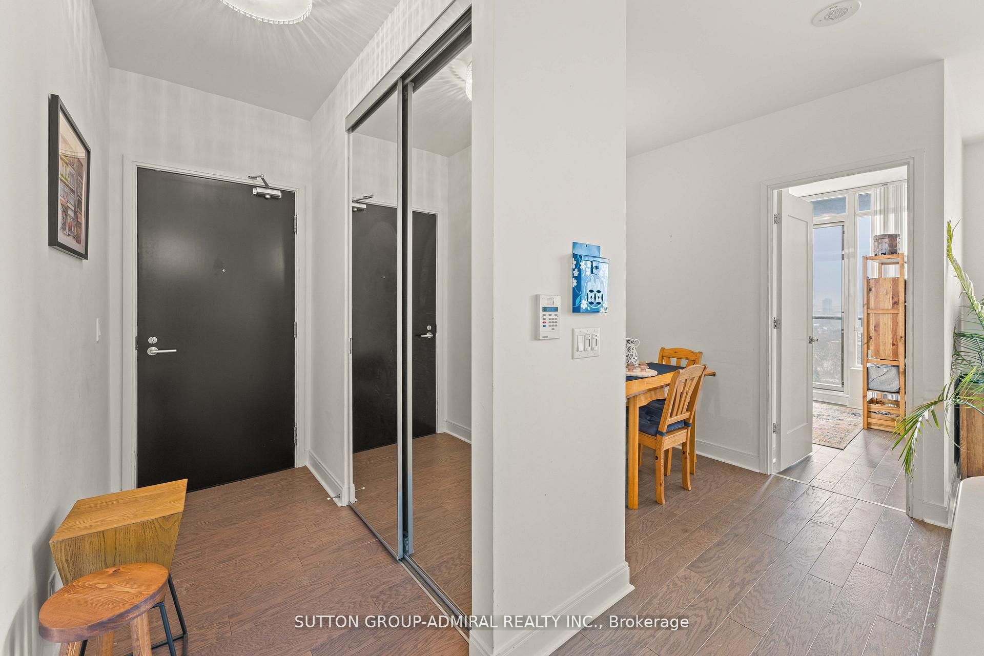 825 Church Street 2106, Toronto, ON M4W 3Z4 photo 2