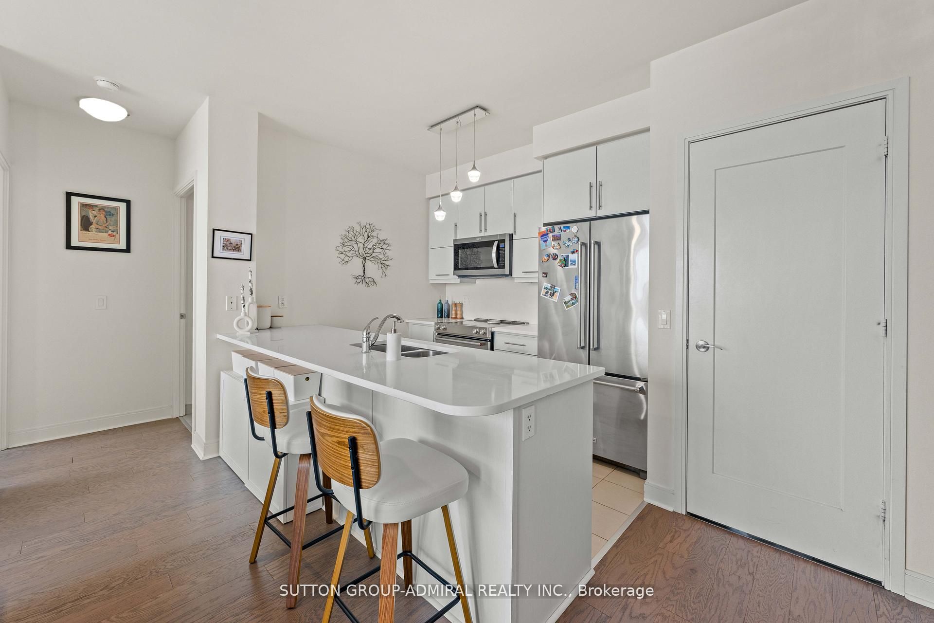 825 Church Street 2106, Toronto, ON M4W 3Z4 photo 5