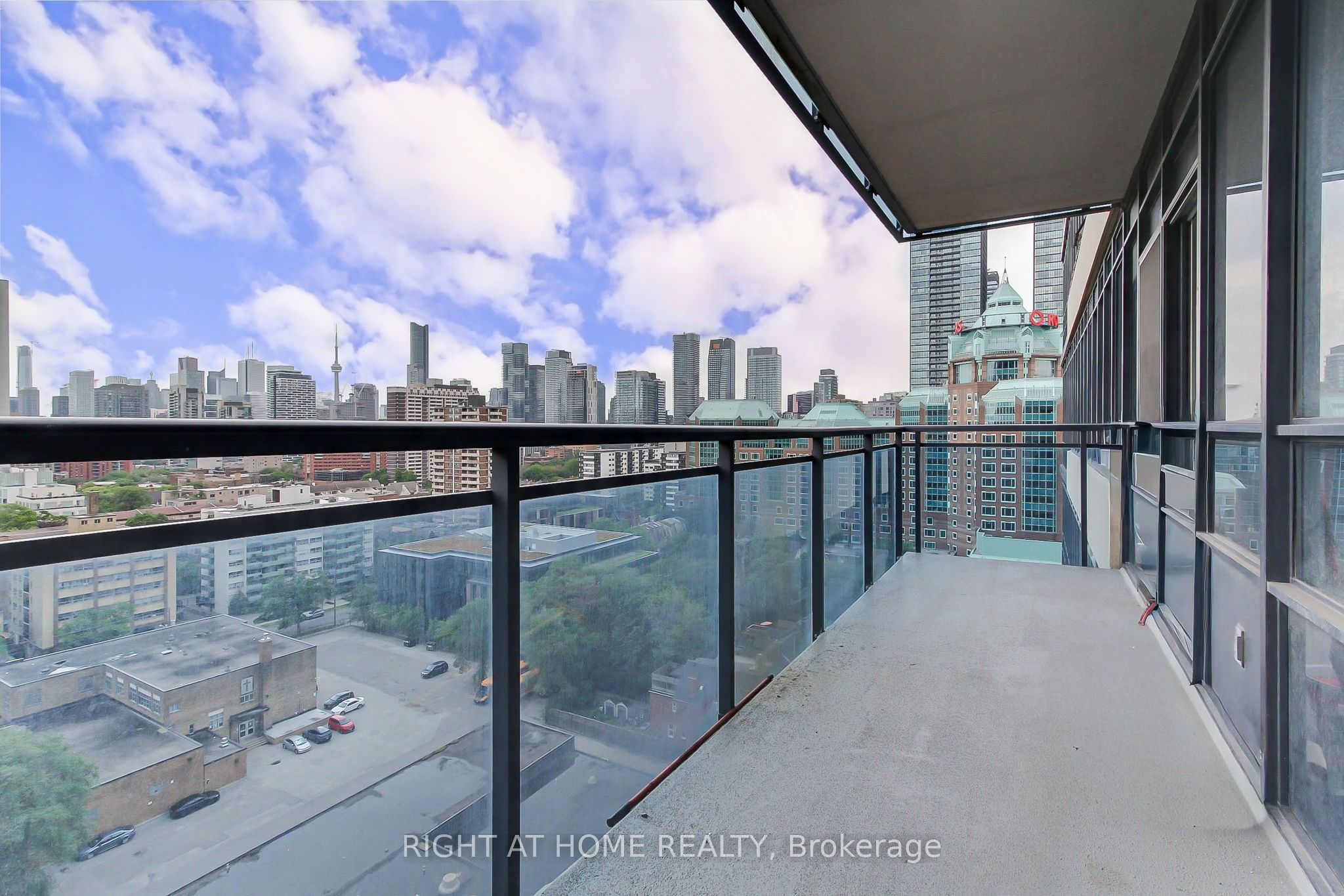 28 Linden Street 1405, Toronto, ON M4Y 0A4