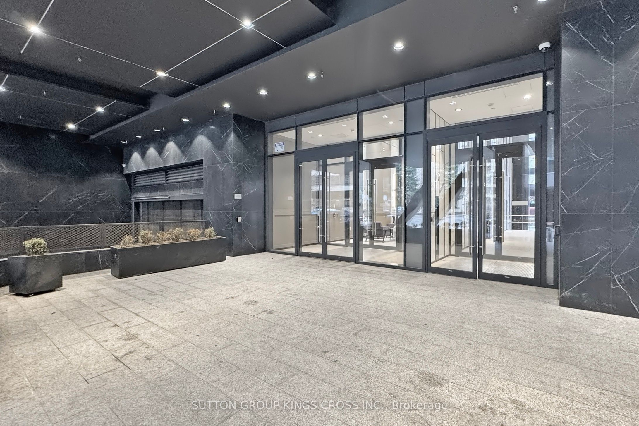 488 University Avenue 3901, Toronto, ON M5G 0C1 photo 4