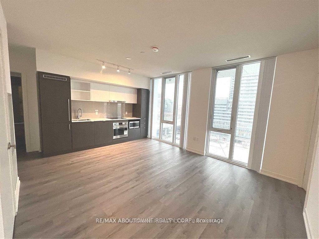138 Downes Street 1105, Toronto, ON M5E 0E4 photo 4