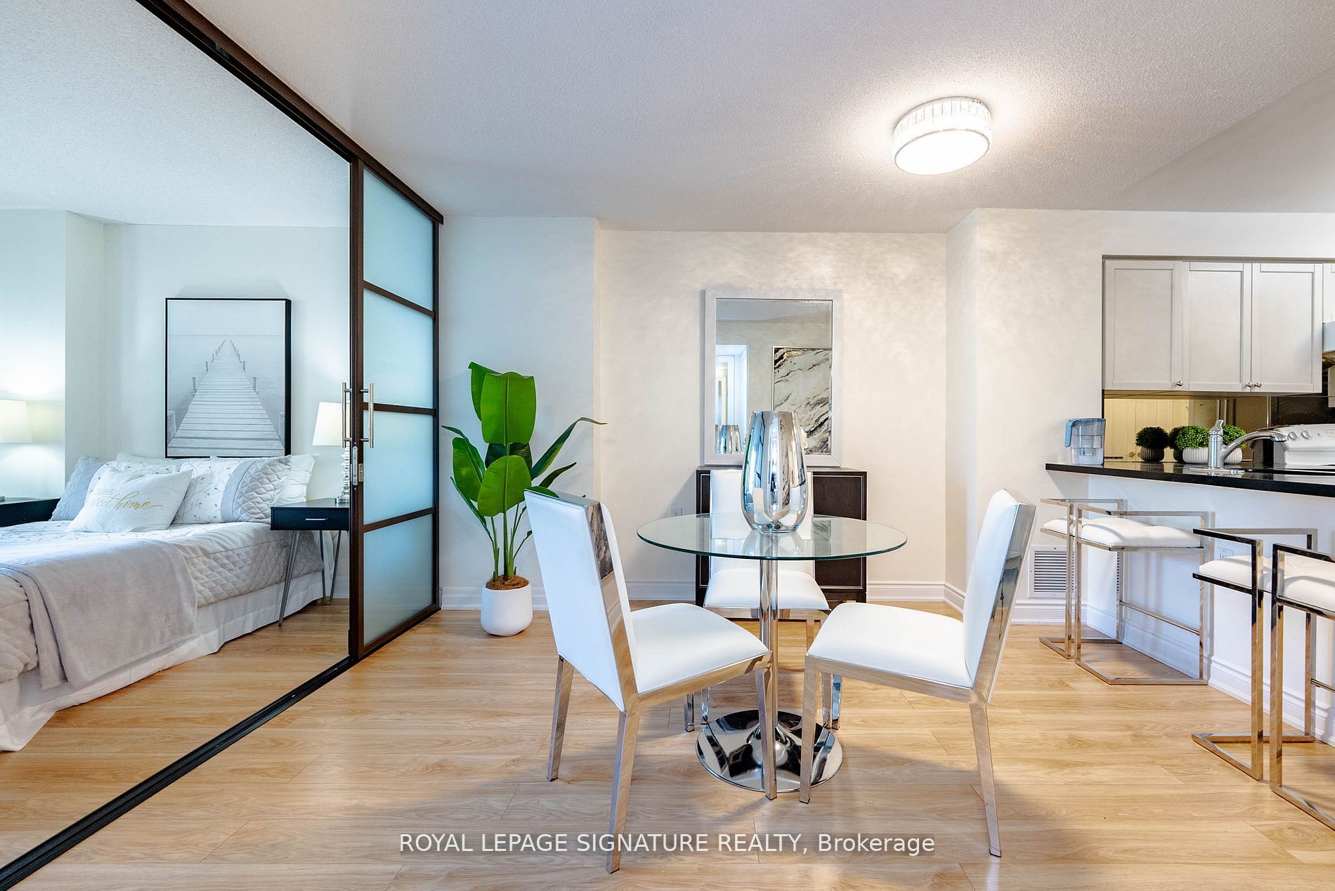 21 Hillcrest Avenue 209, Toronto, ON M2N 7K2 photo 5