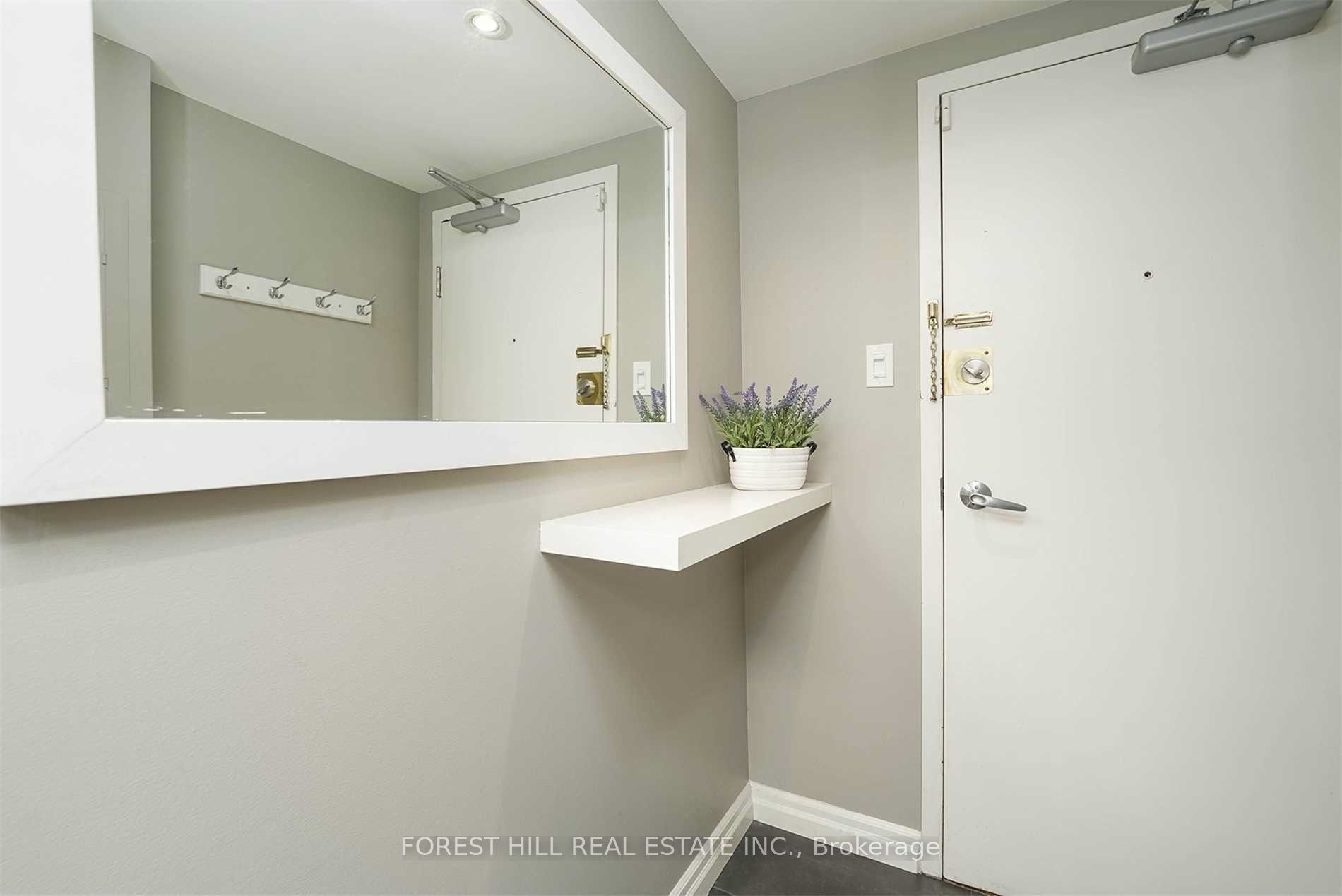 1174 Yonge Street 4, Toronto, ON M4W 2L9 photo 3