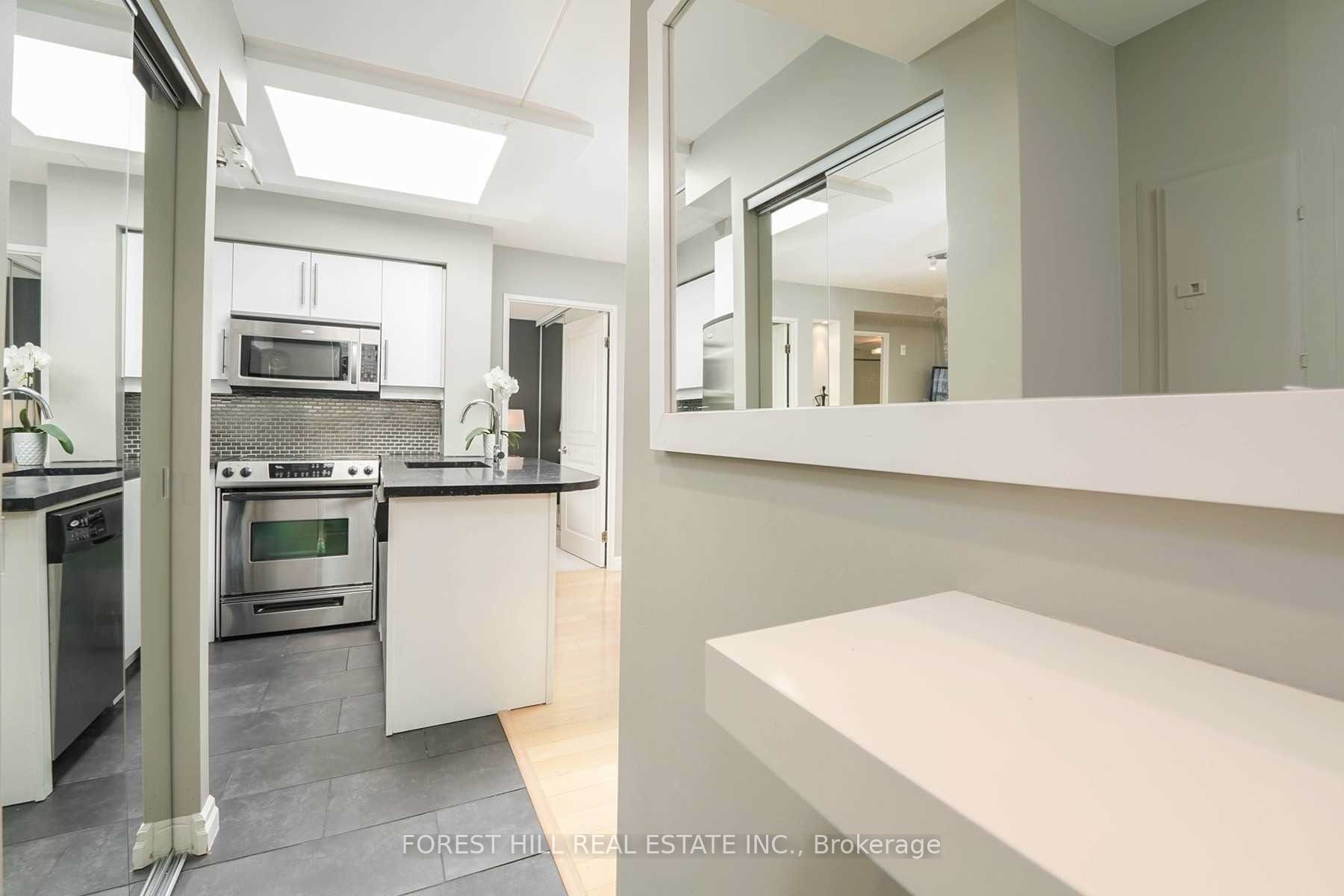 1174 Yonge Street 4, Toronto, ON M4W 2L9 photo 4