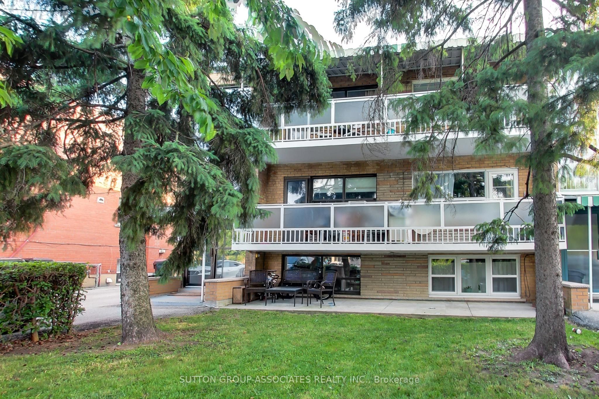 241 Pannahill Road, Toronto, ON M3H 4N9 photo 2