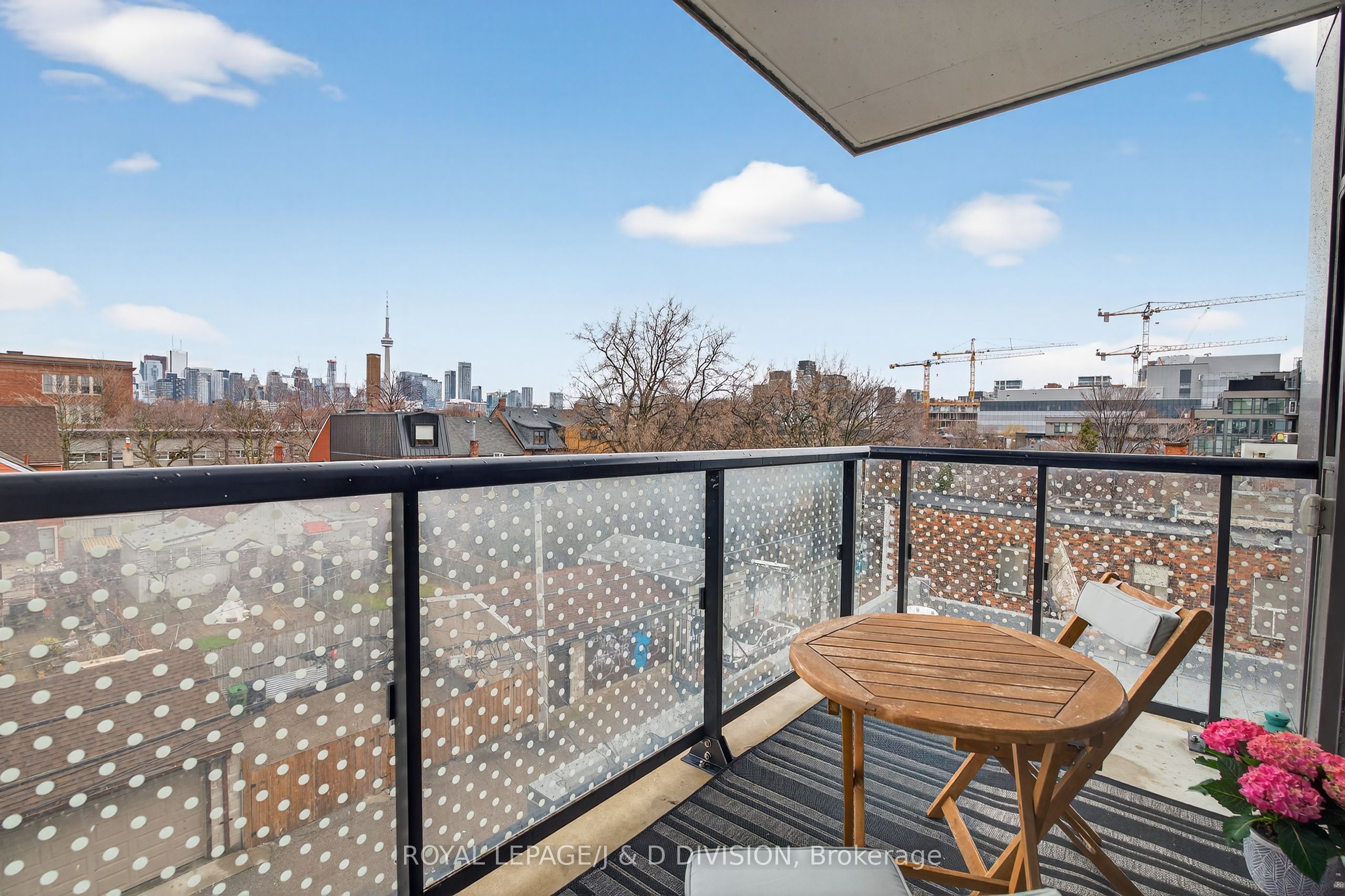 109 Ossington Avenue 322, Toronto, ON M6J 0G1 photo 3