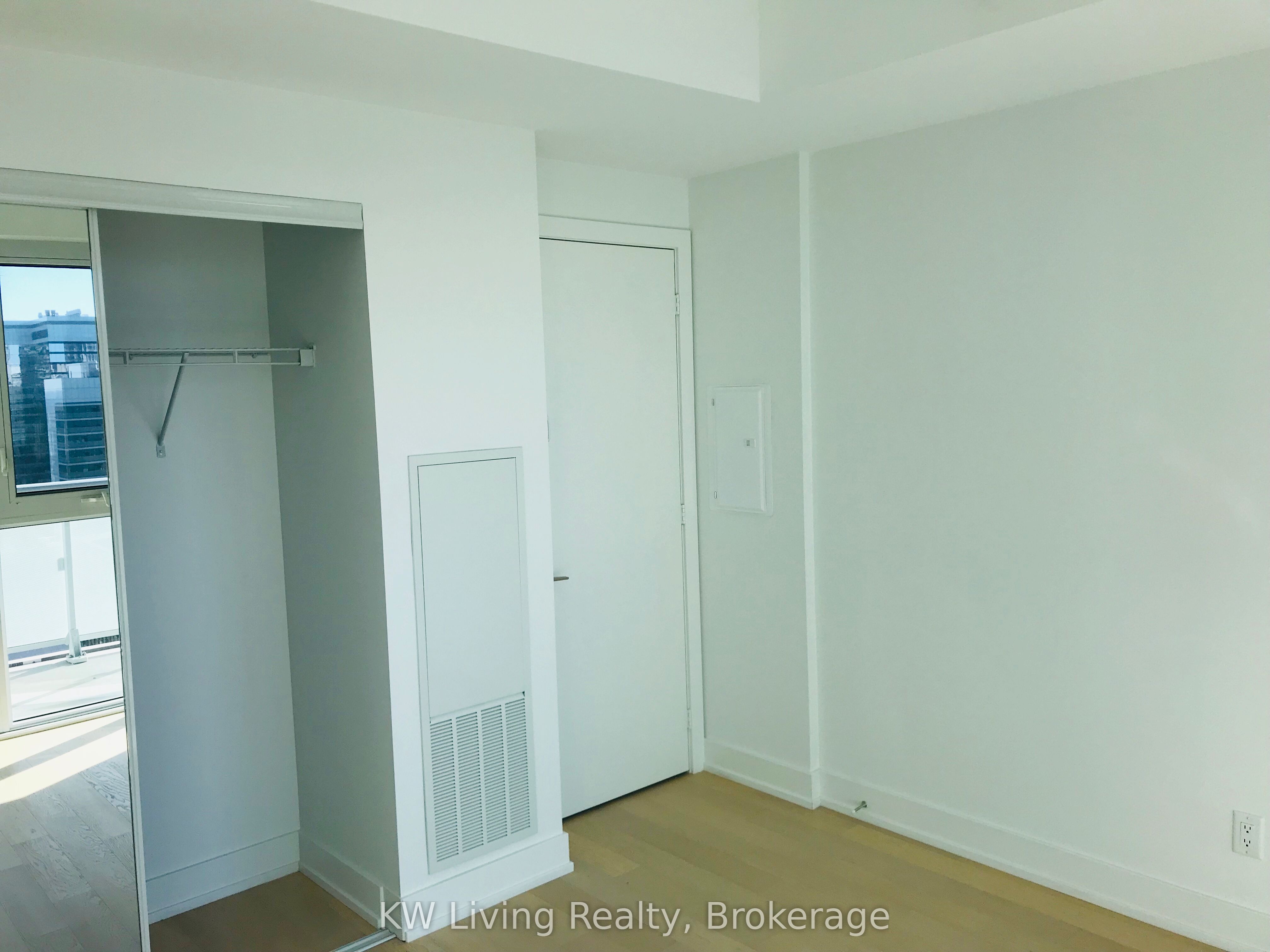 7 Grenville Street 2512, Toronto, ON M4Y 0E9 photo 3