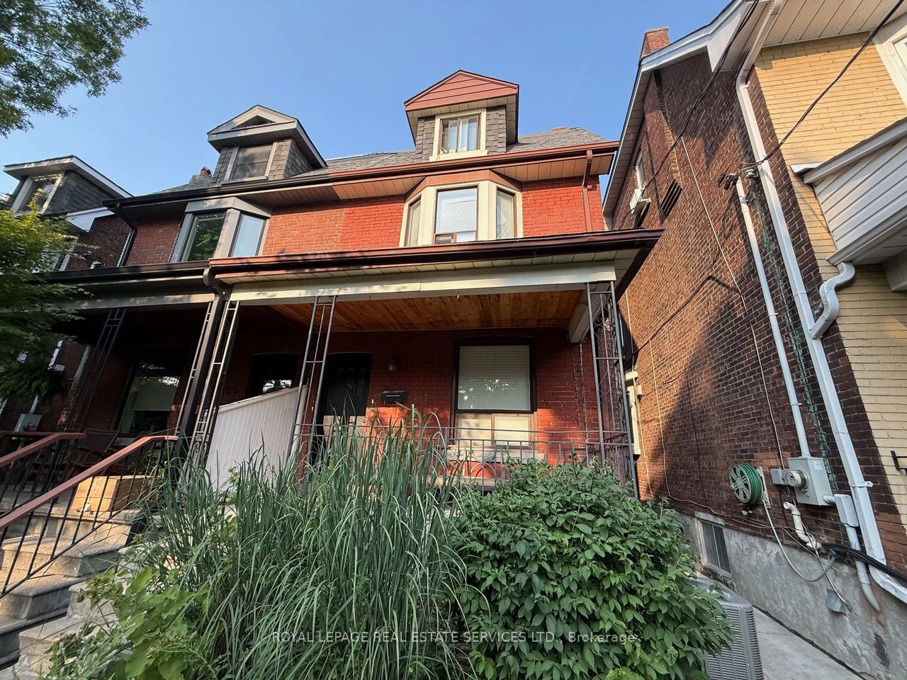 263 Grace Street 2nd Floor, Toronto, ON M6G 3A7 photo 2