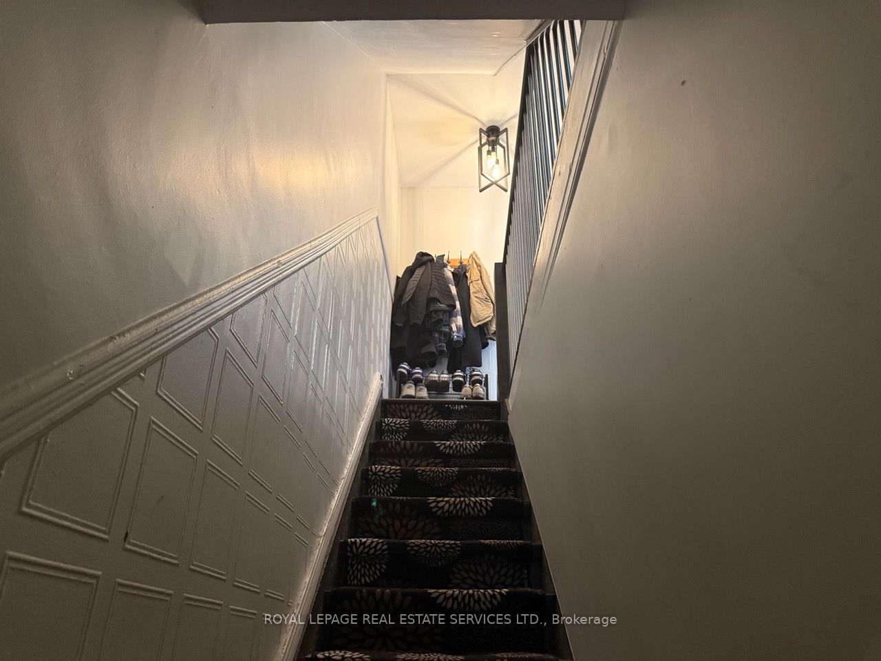 263 Grace Street 2nd Floor, Toronto, ON M6G 3A7 photo 4