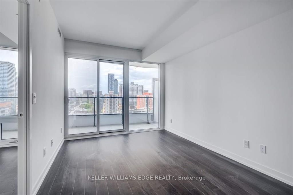 85 Wood Street 3609, Toronto, ON M4Y 0E8 photo 4