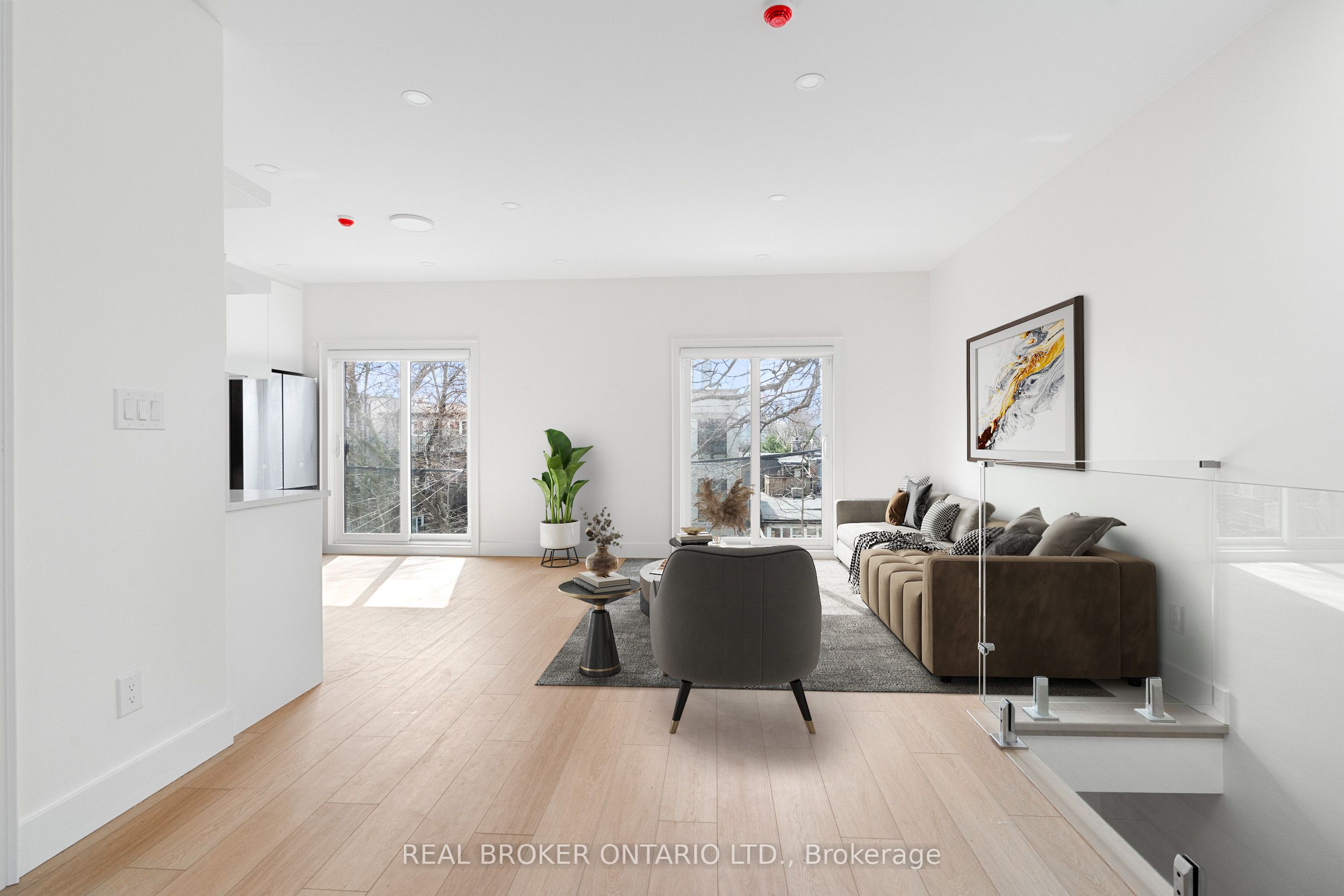 21 Farnham Avenue Laneway, Toronto, ON M4V 1H6