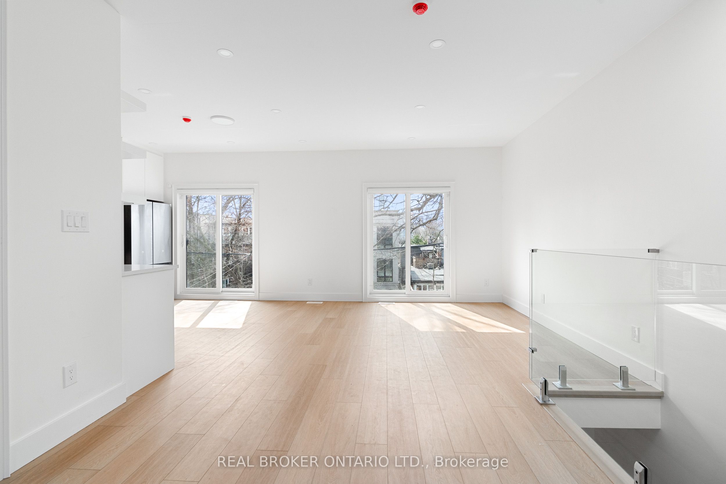 21 Farnham Avenue Laneway, Toronto, ON M4V 1H6 photo 4