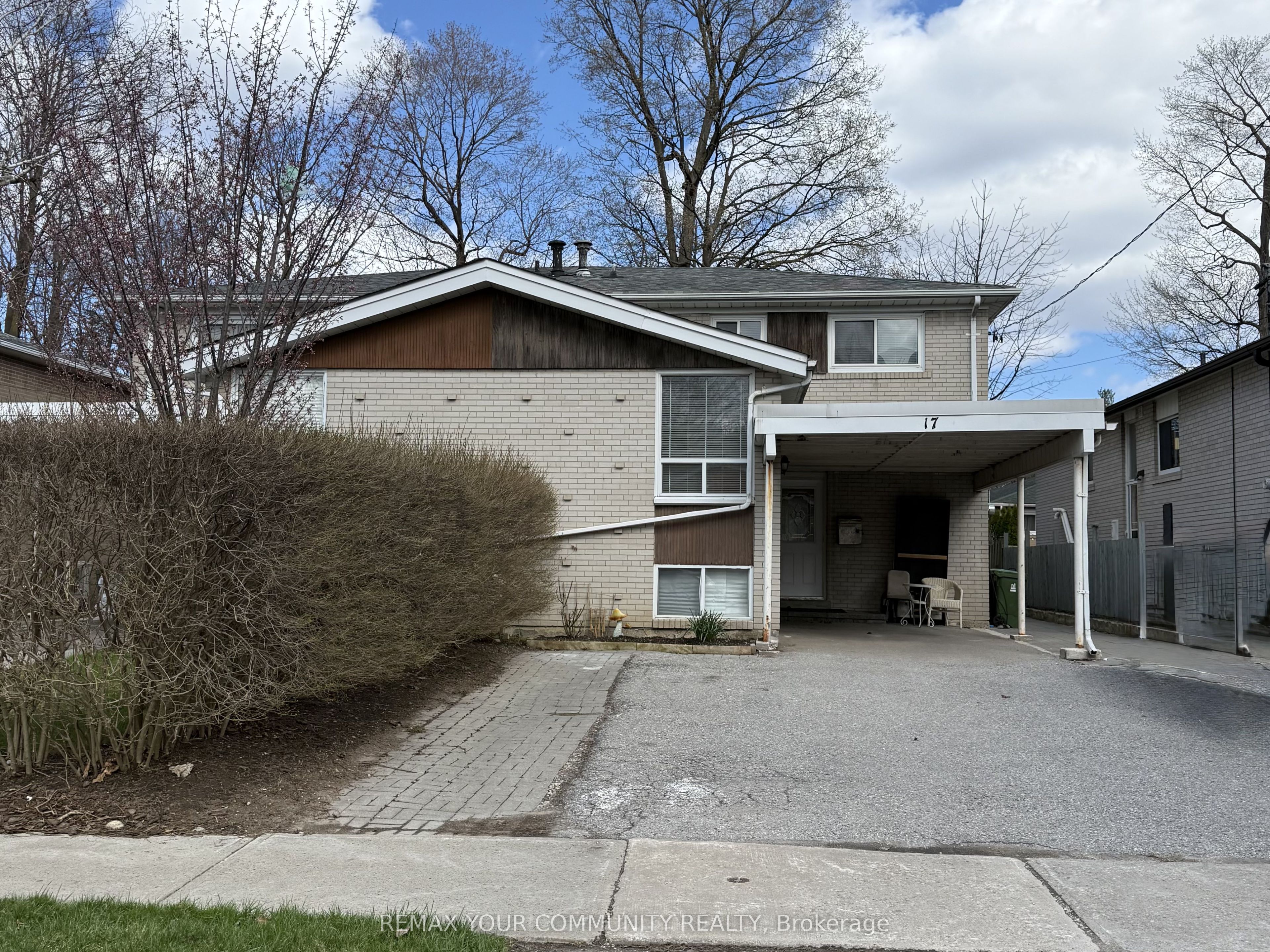 17 Regatta Crescent Upper, Toronto, ON M2R 2X7