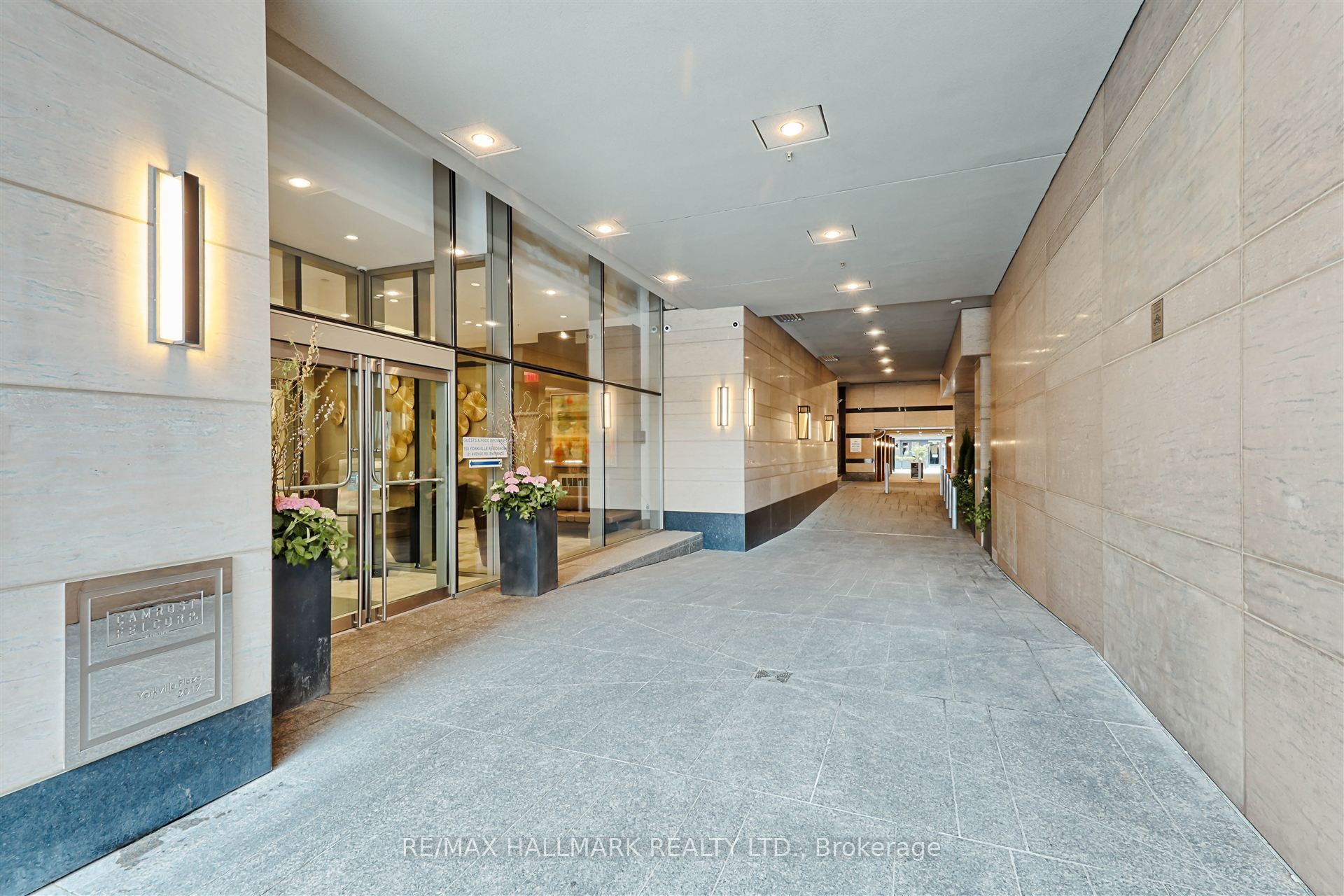 155 Yorkville Avenue 1412, Toronto, ON M5R 0B4 photo 3