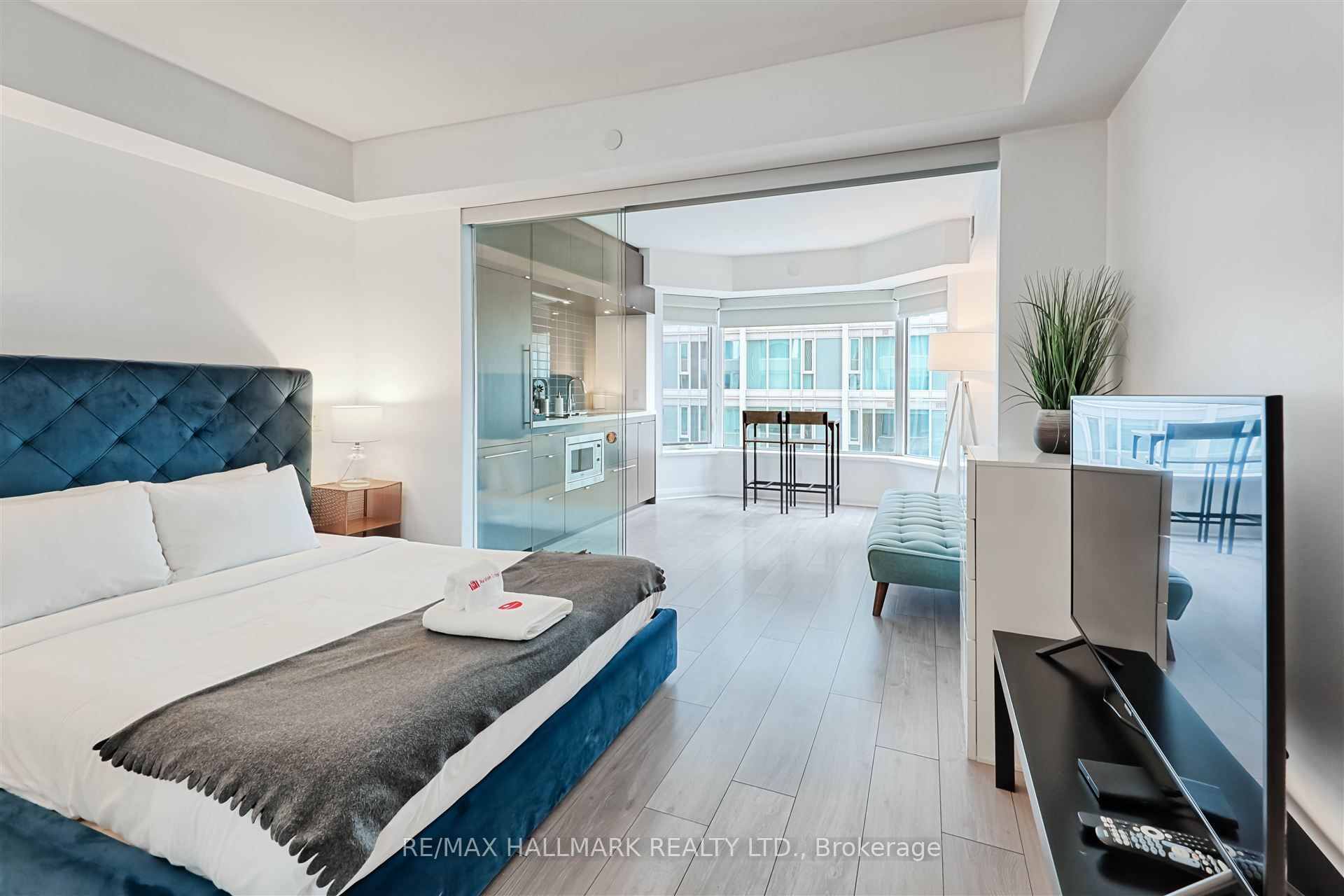 155 Yorkville Avenue 1412, Toronto, ON M5R 0B4 photo 5