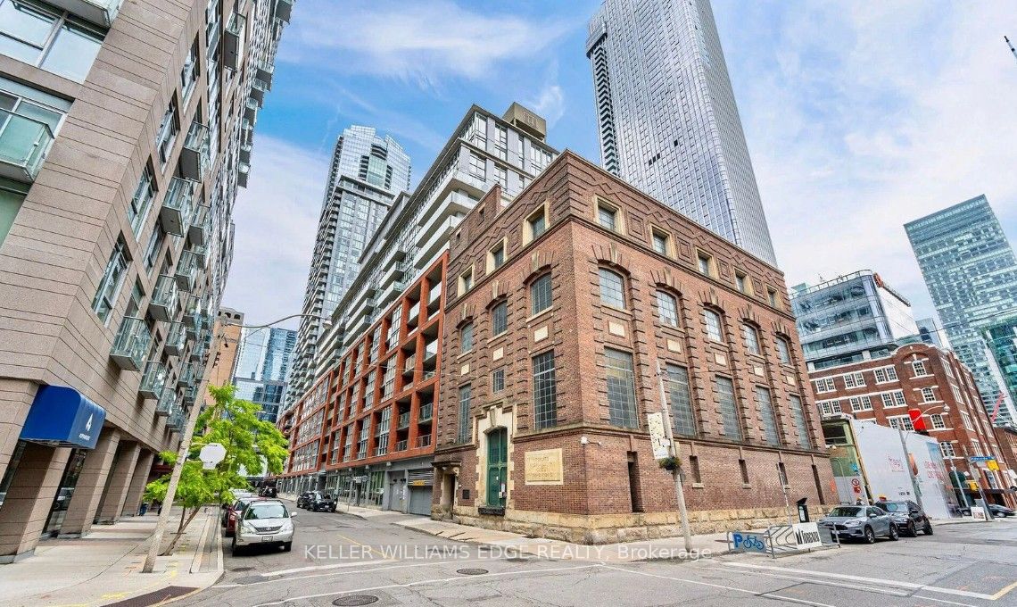 21 Nelson Street 414, Toronto, ON M5V 1T8 photo 2