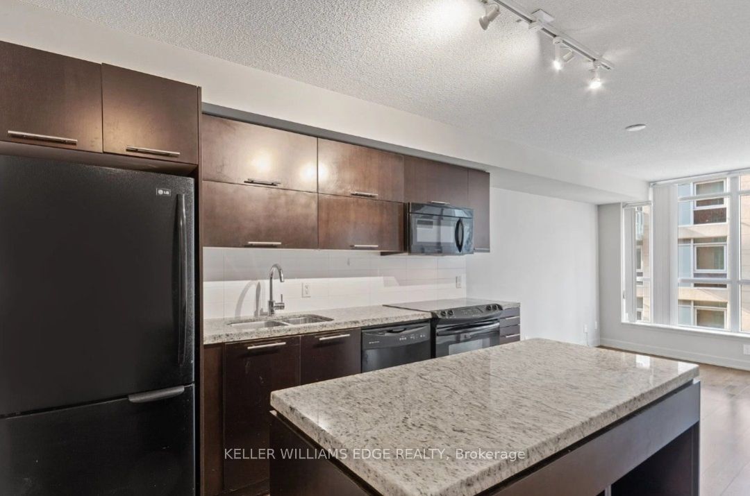 21 Nelson Street 414, Toronto, ON M5V 1T8 photo 5