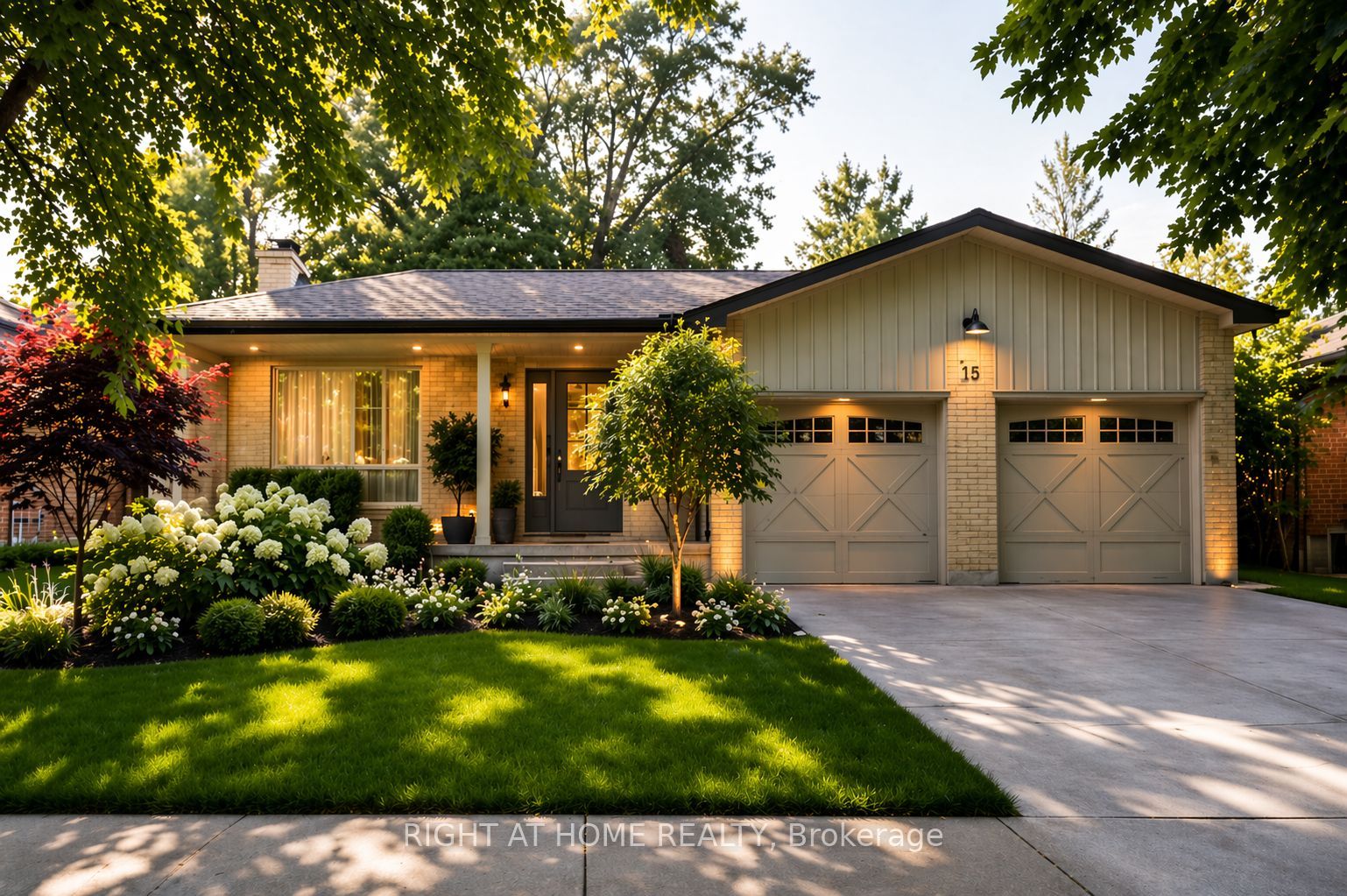 15 Foursome Crescent, Toronto, ON M2P 1W1 photo 2