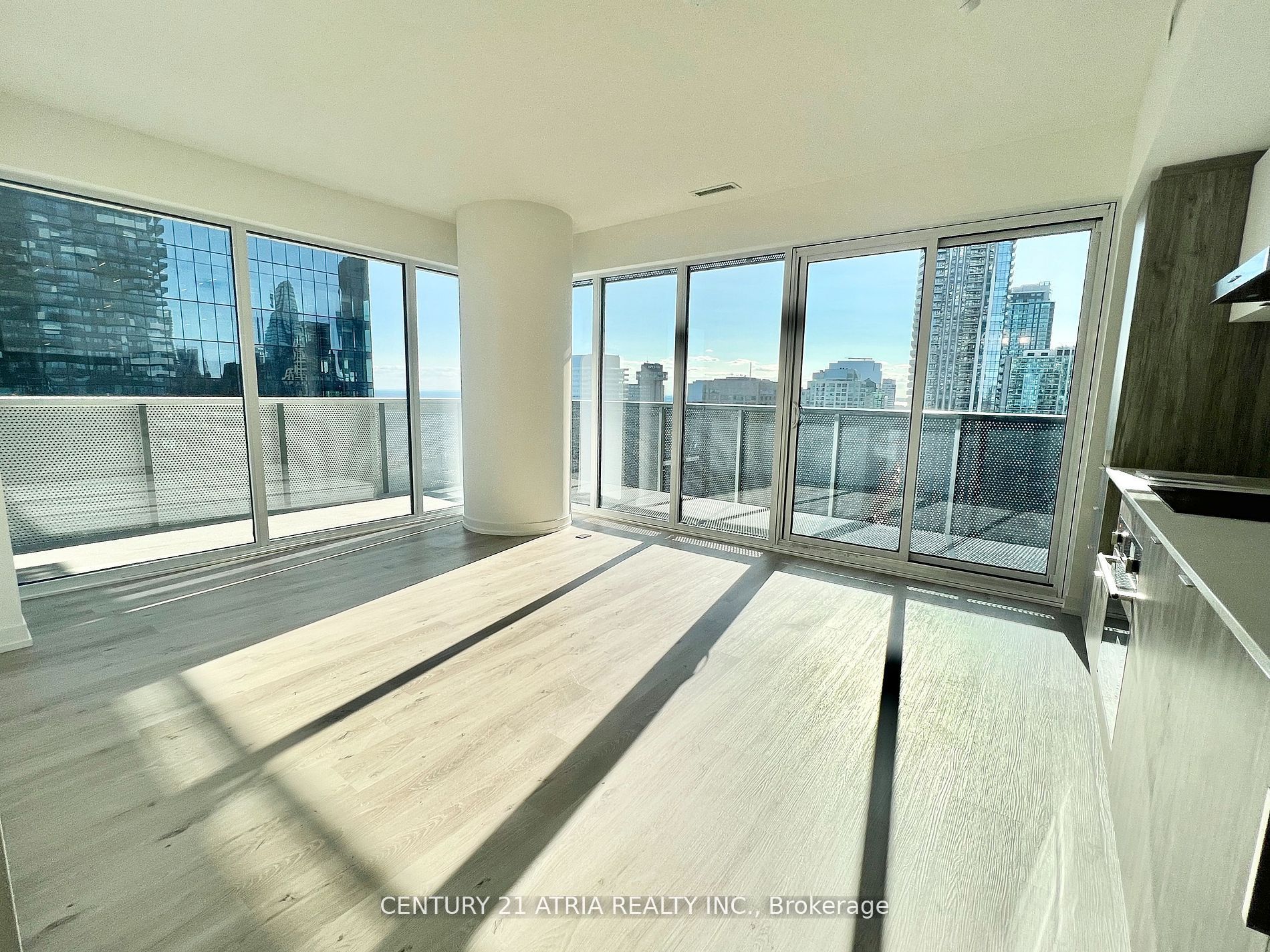 138 Downes Street 3311, Toronto, ON M5E 0E4 photo 4