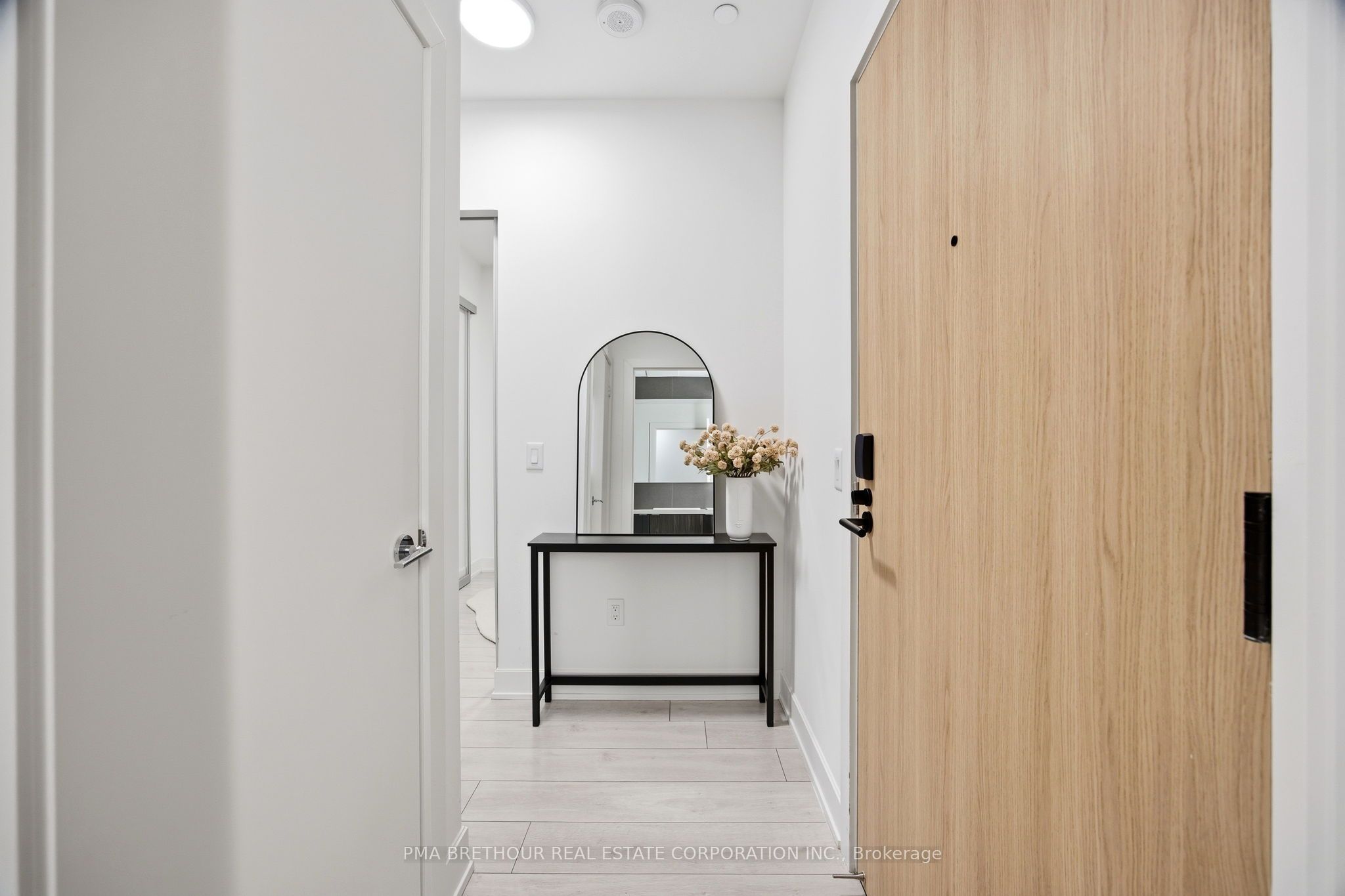 15 Mercer Street 518, Toronto, ON M5V 0T8 photo 4