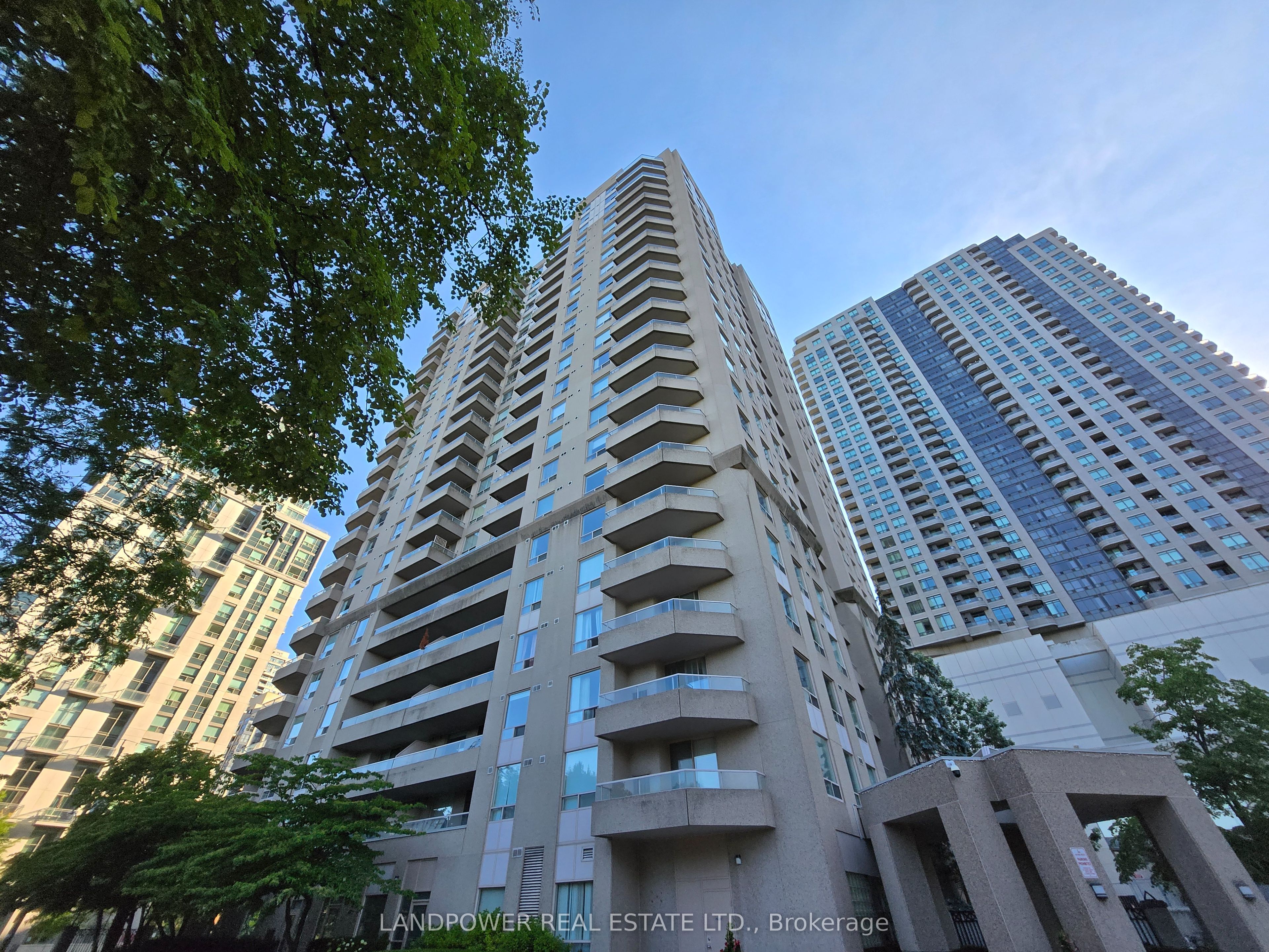 18 Hillcrest Avenue 2110, Toronto, ON M2N 6T5