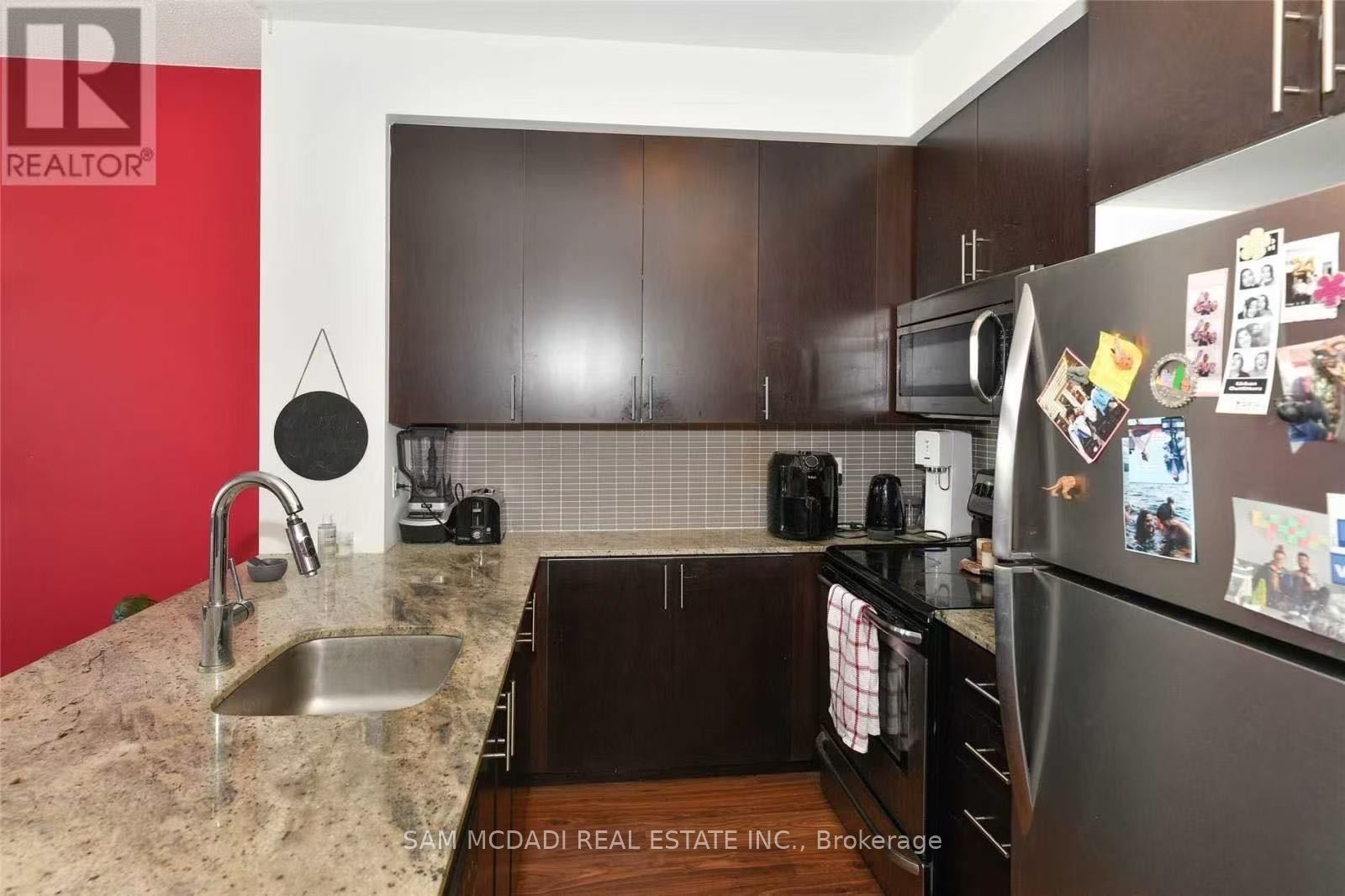 260 Sackville Street 909, Toronto, ON M5A 0B3 photo 5