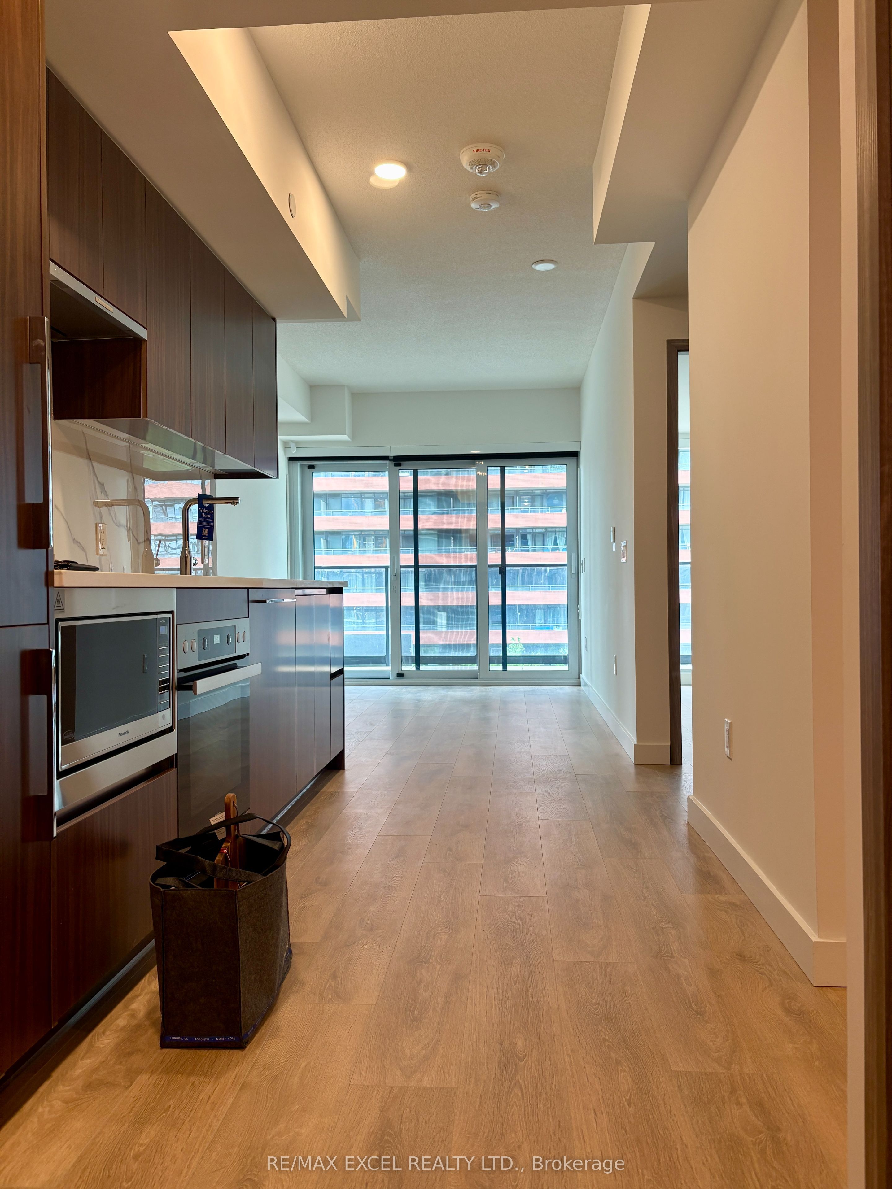 3 Concord Cityplace Way 627, Toronto, ON M5V 0X4 photo 5