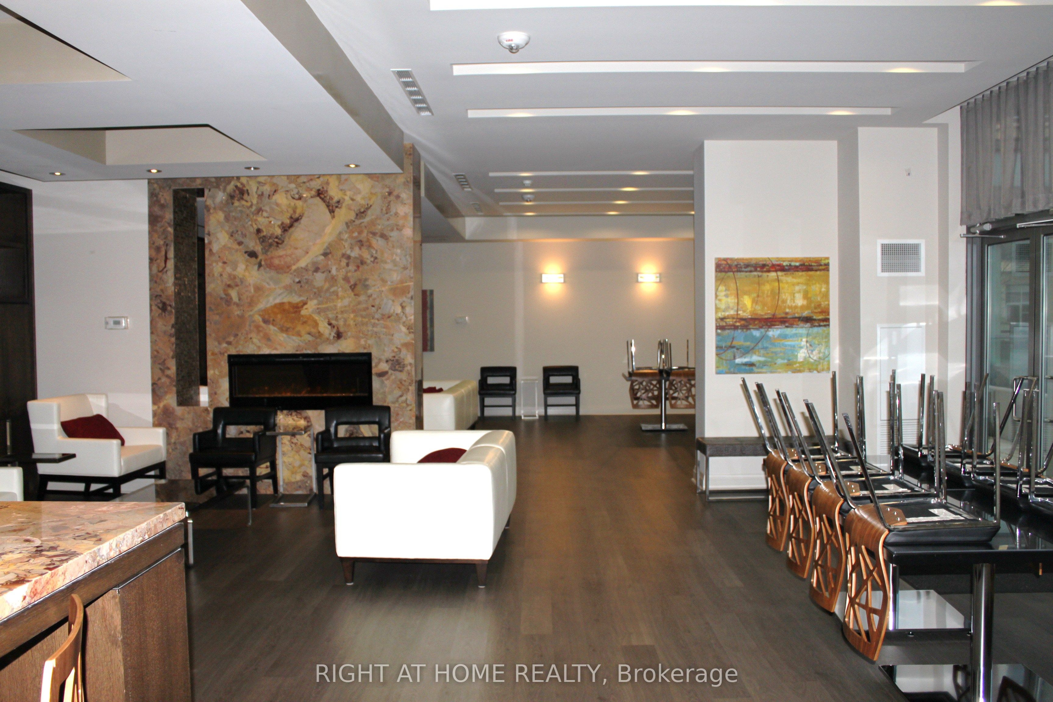 26 Norton Avenue 805, Toronto, ON M2N 0H6 photo 3