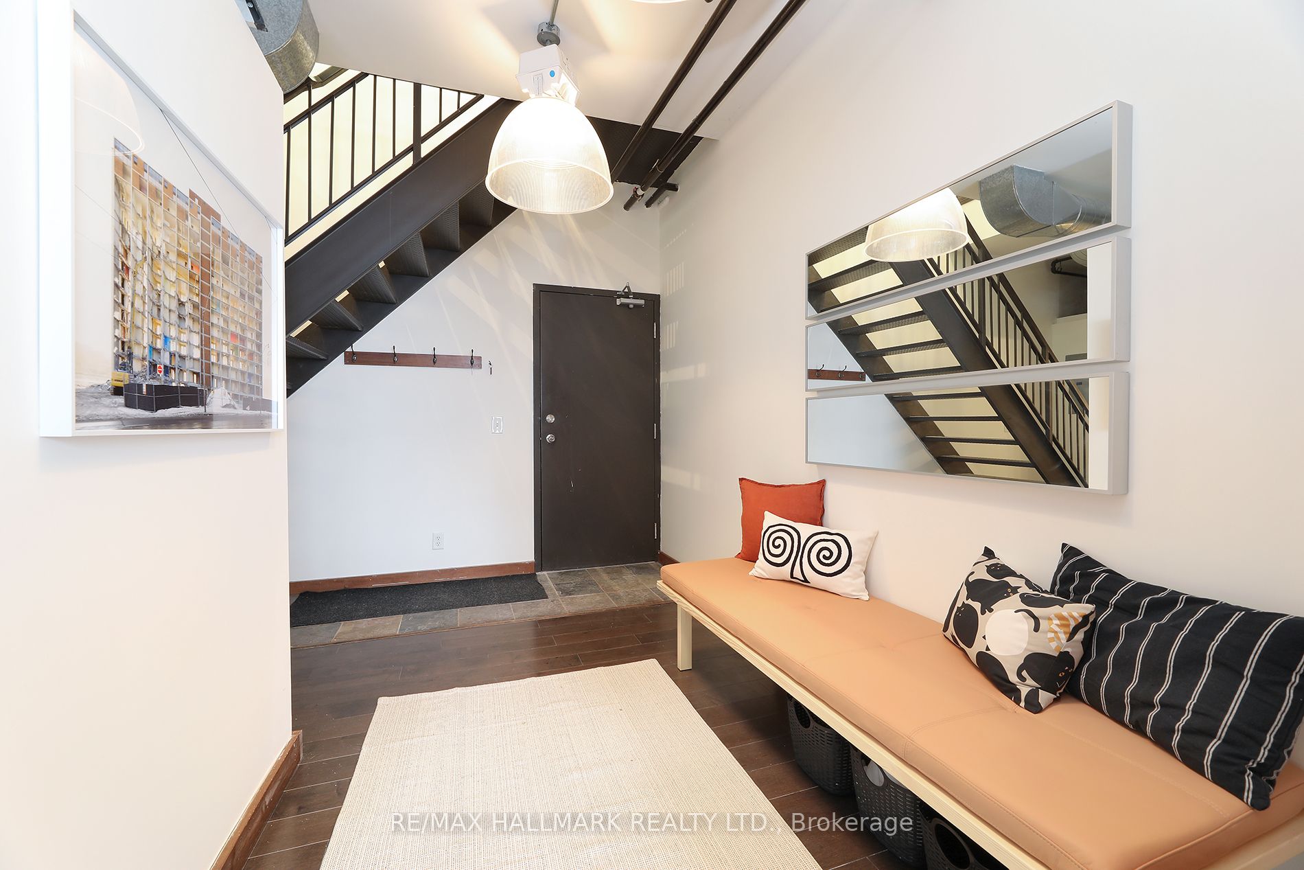 189 Queen Street E 7, Toronto, ON M5A 1S2 photo 2