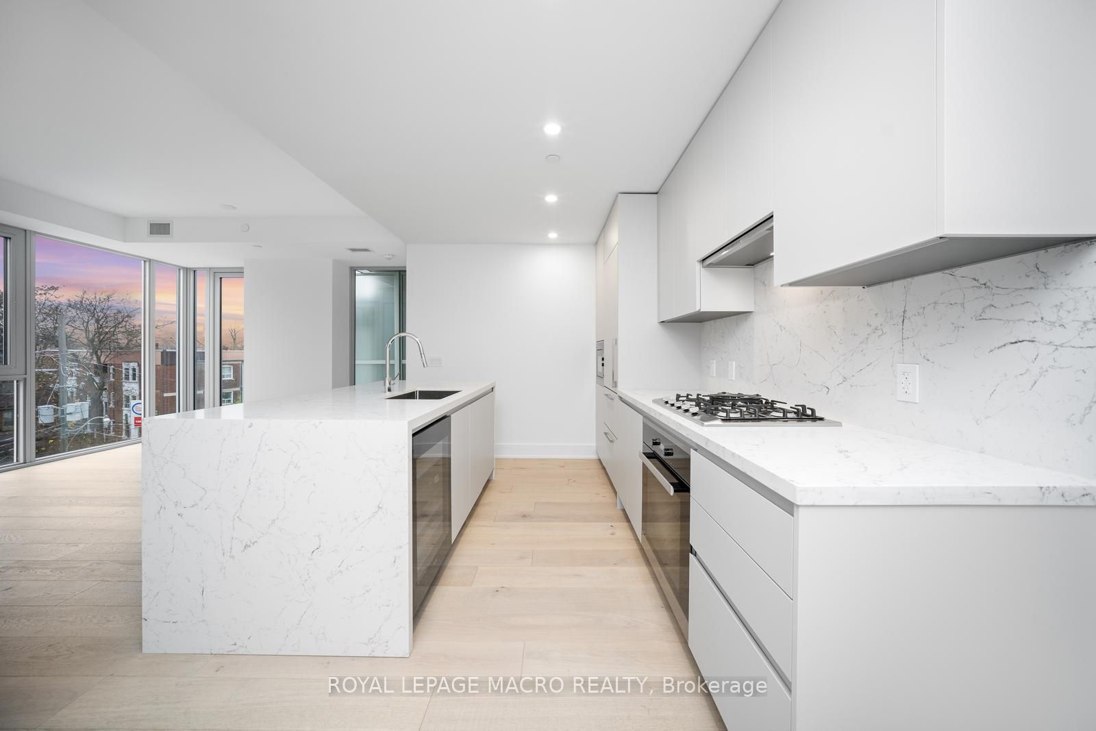 346 Davenport Road 403, Toronto, ON M5R 1K6