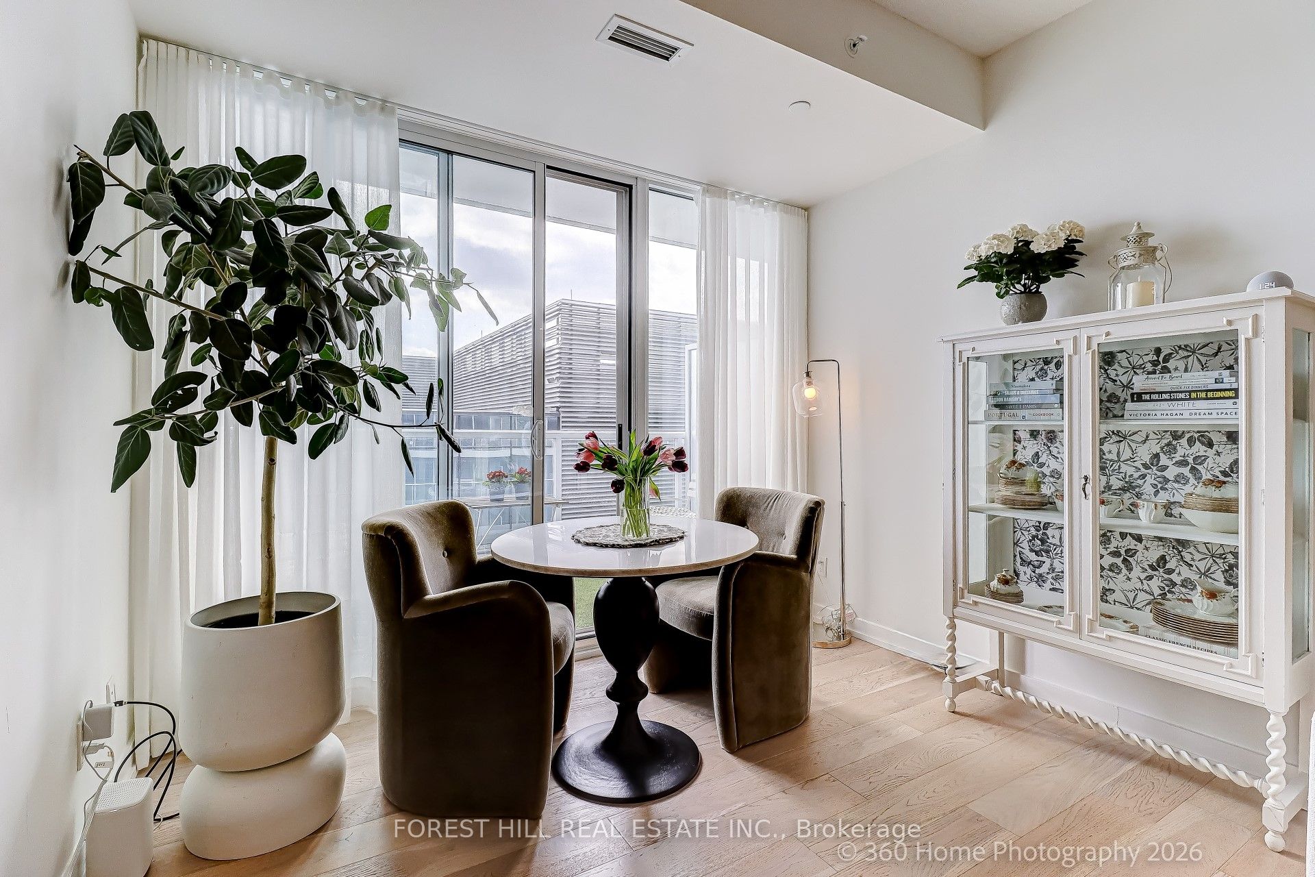 17 Bathurst Street 1215, Toronto, ON M5V 0N1 photo 4