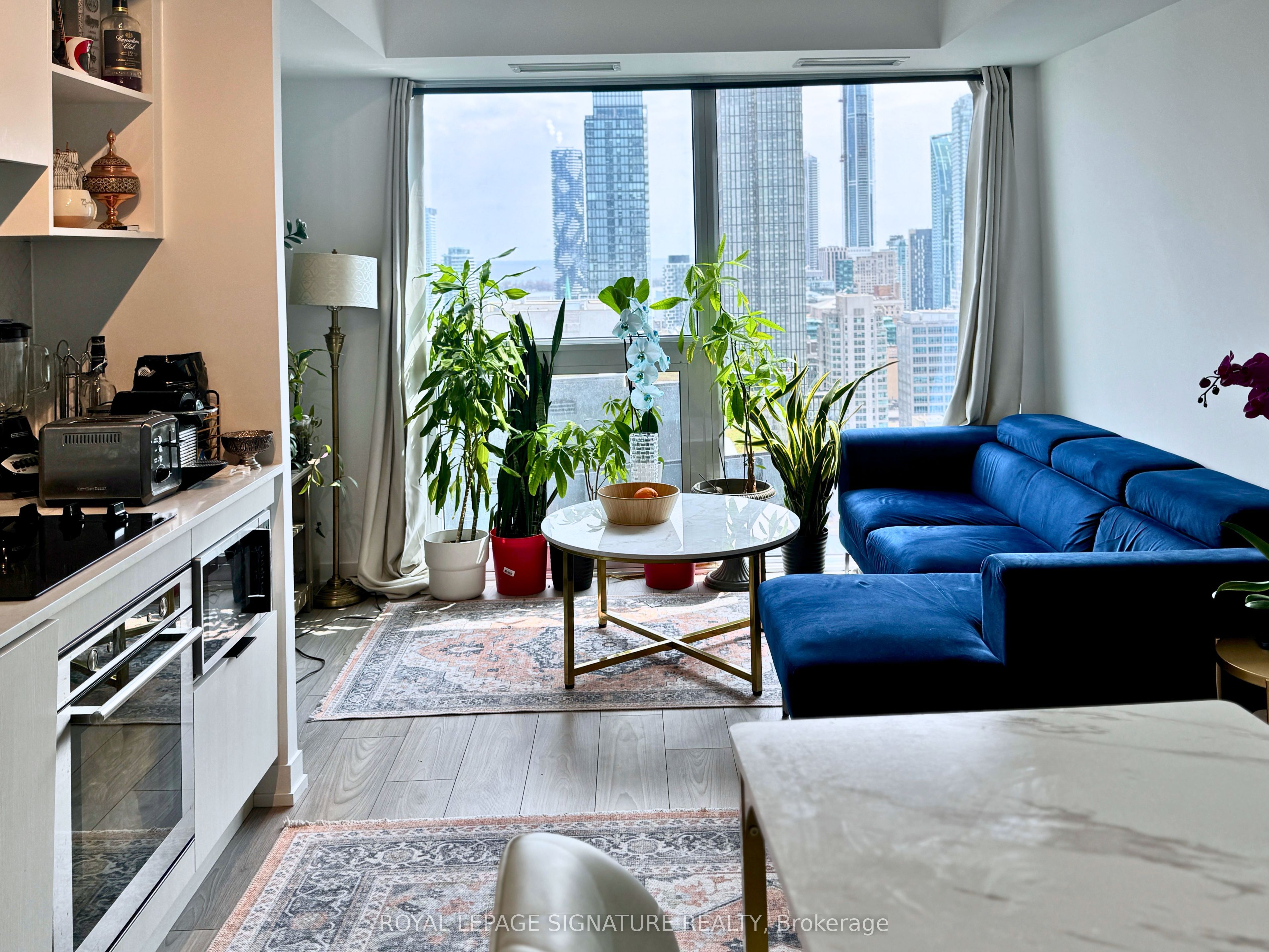 82 Dalhousie Street 3307, Toronto, ON M5B 1Y7 photo 4