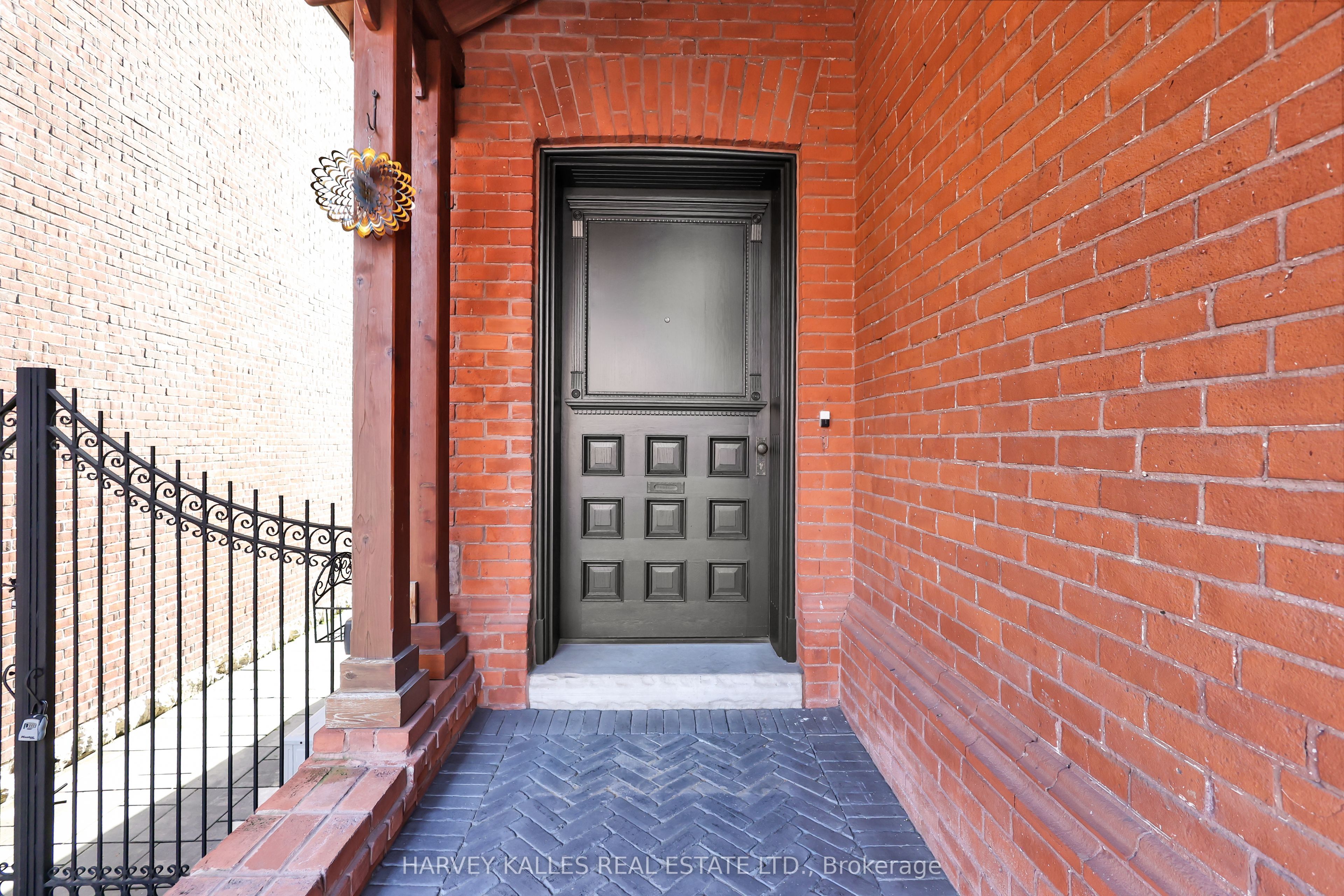 140 Bedford Road, Toronto, ON M5R 2K2 photo 2