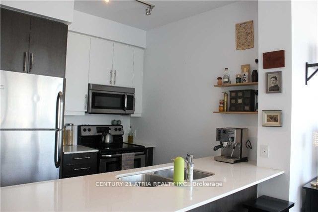 530 St Clair Avenue W 1004, Toronto, ON M6C 0A2 photo 2