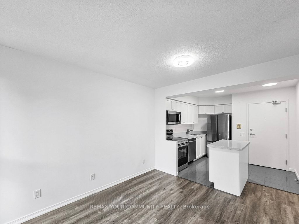 30 Harrison Garden Boulevard 911, Toronto, ON M2N 7A9 photo 3