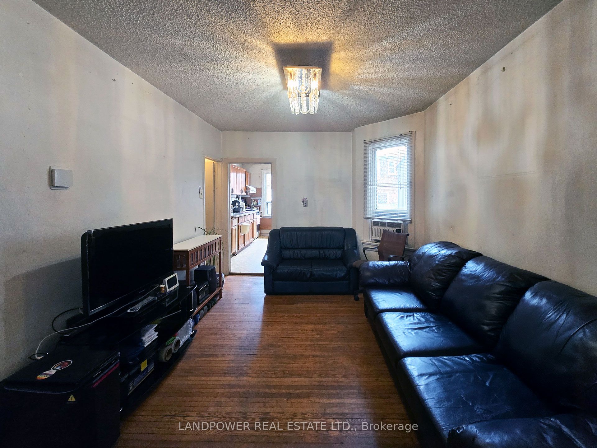 9 Saint Clarens Avenue, Toronto, ON M6K 2S2 photo 5