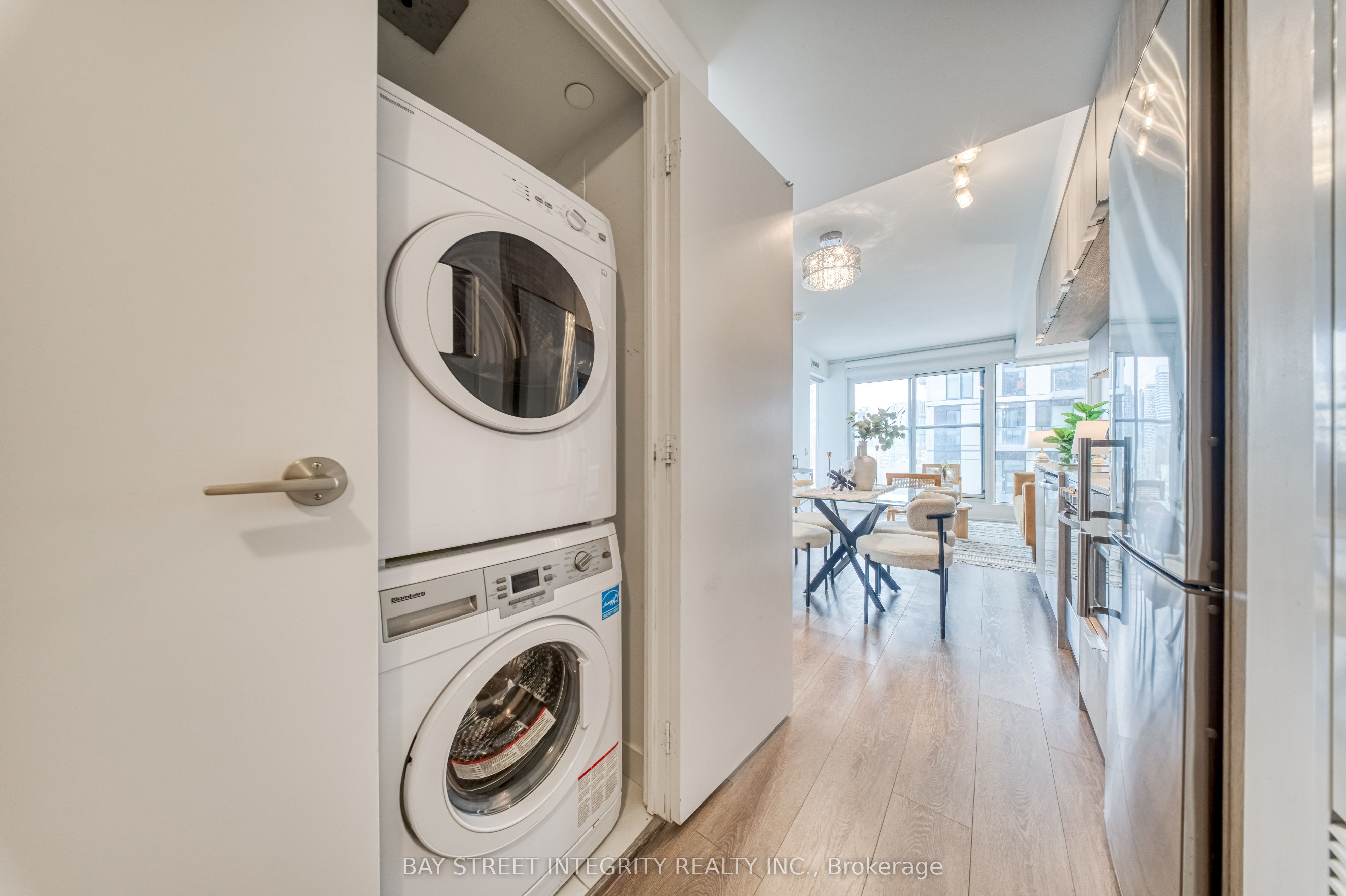 181 Dundas Street E 2211, Toronto C08, ON M5A 0N5 photo 3