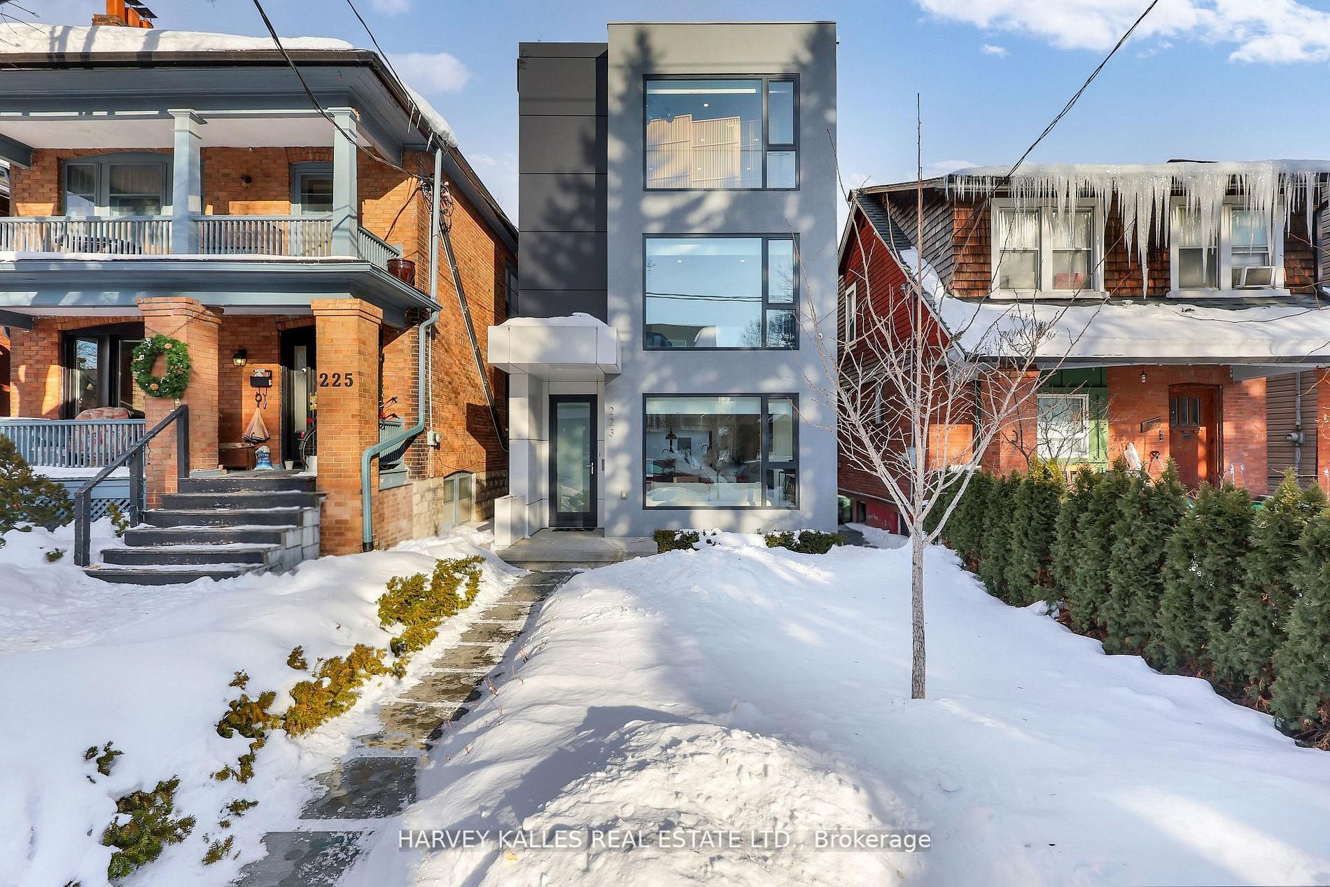223 Wychwood Avenue, Toronto, ON M6C 2T5 photo 2