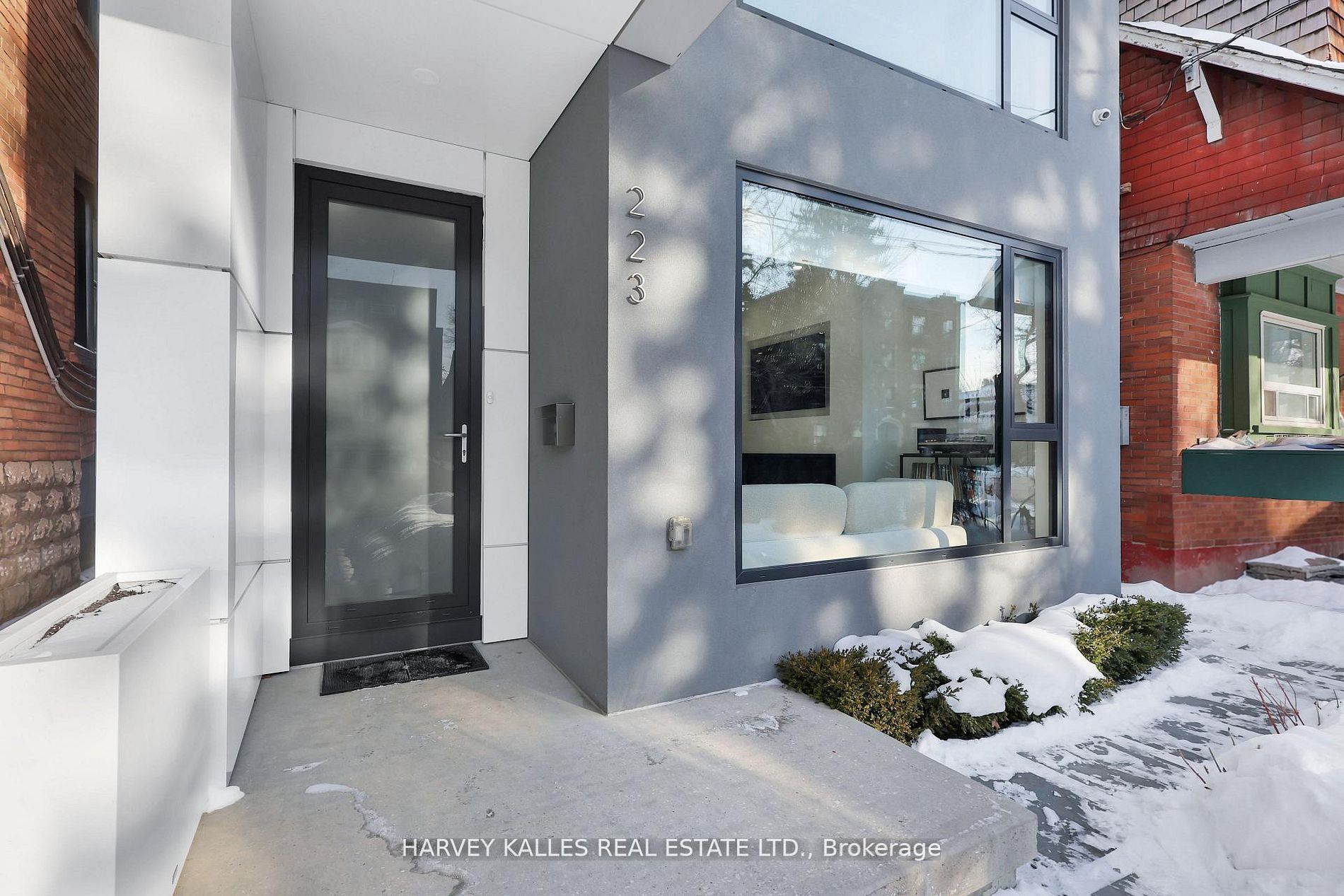 223 Wychwood Avenue, Toronto, ON M6C 2T5 photo 3