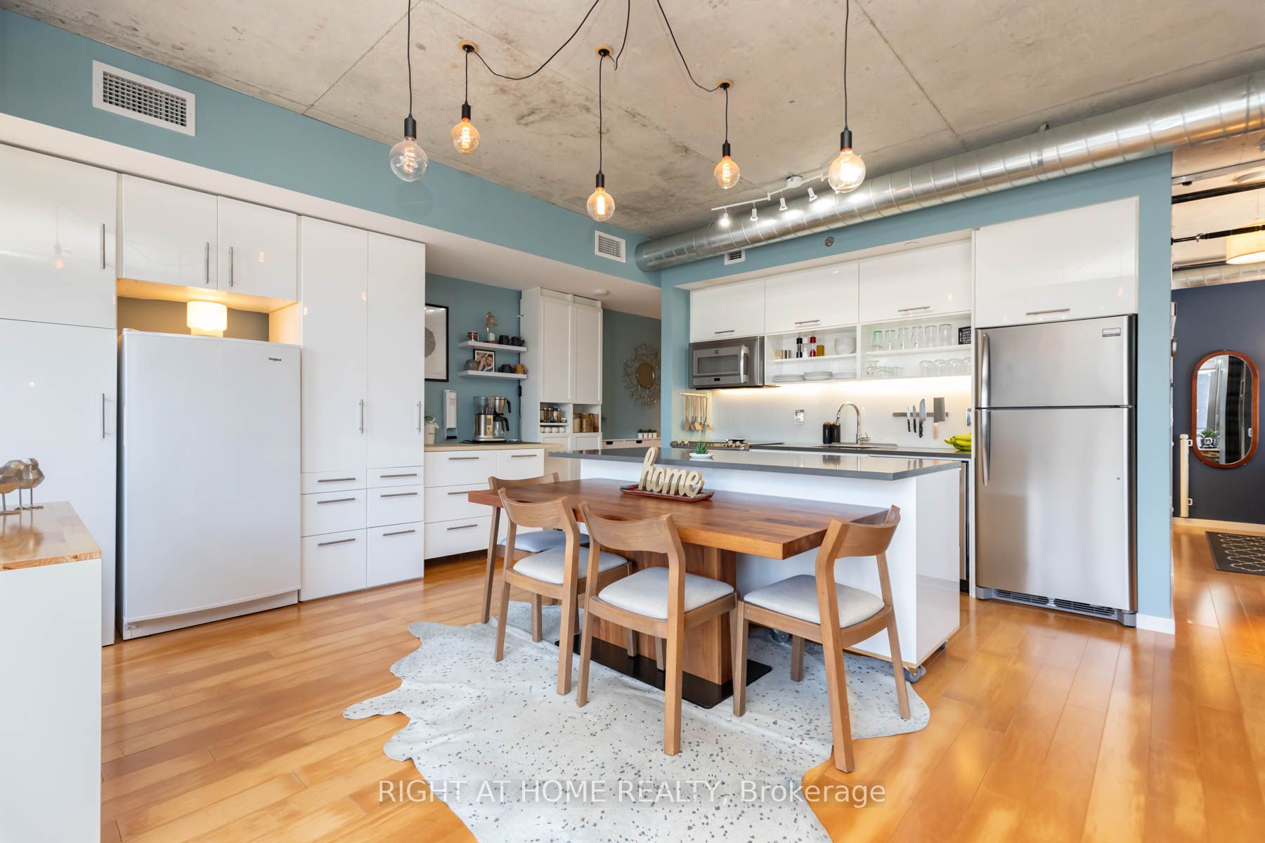 32 Trolley Crescent 508, Toronto, ON M5A 0E8