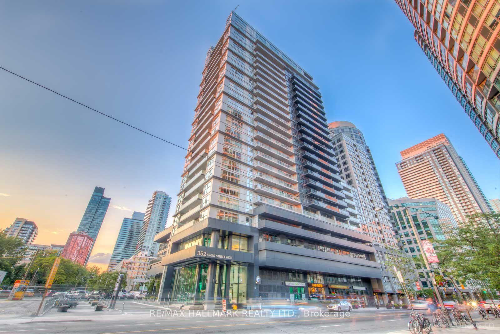 352 Front Street W 103, Toronto, ON M5V 0K3 photo 2