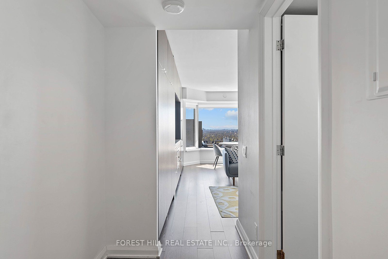 155 Yorkville Avenue 2917, Toronto, ON M5R 0B4 photo 2