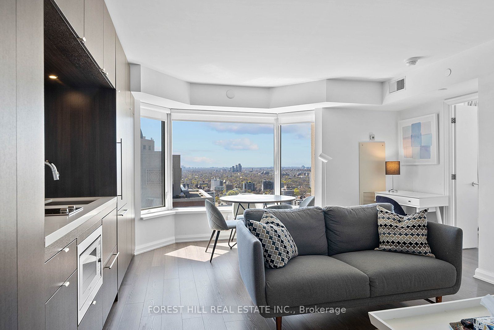 155 Yorkville Avenue 2917, Toronto, ON M5R 0B4 photo 5