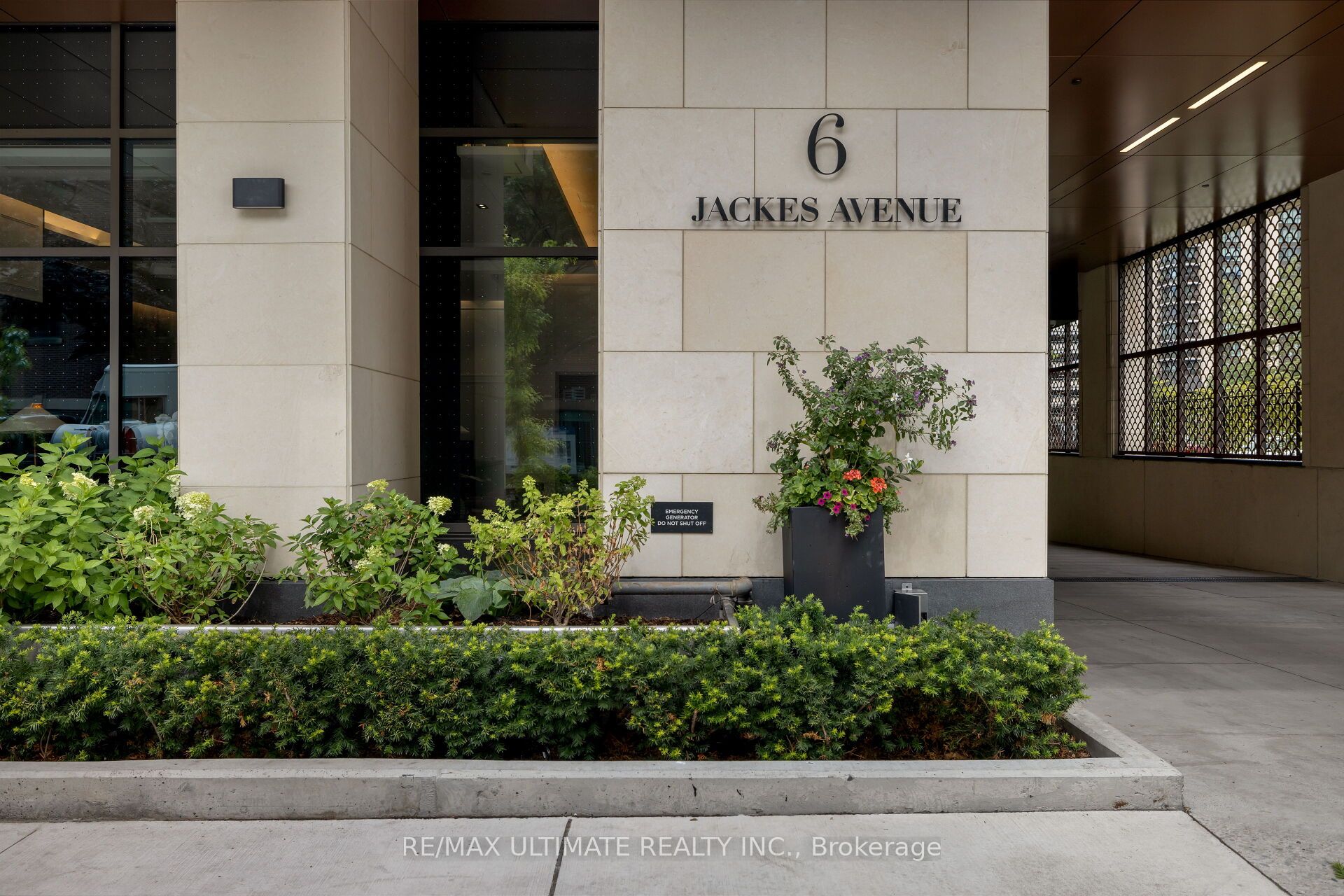 6 Jackes Avenue 206, Toronto, ON M4T 0A5 photo 4