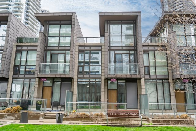 121 McMahon Drive TH12, Toronto, ON M2K 0C2