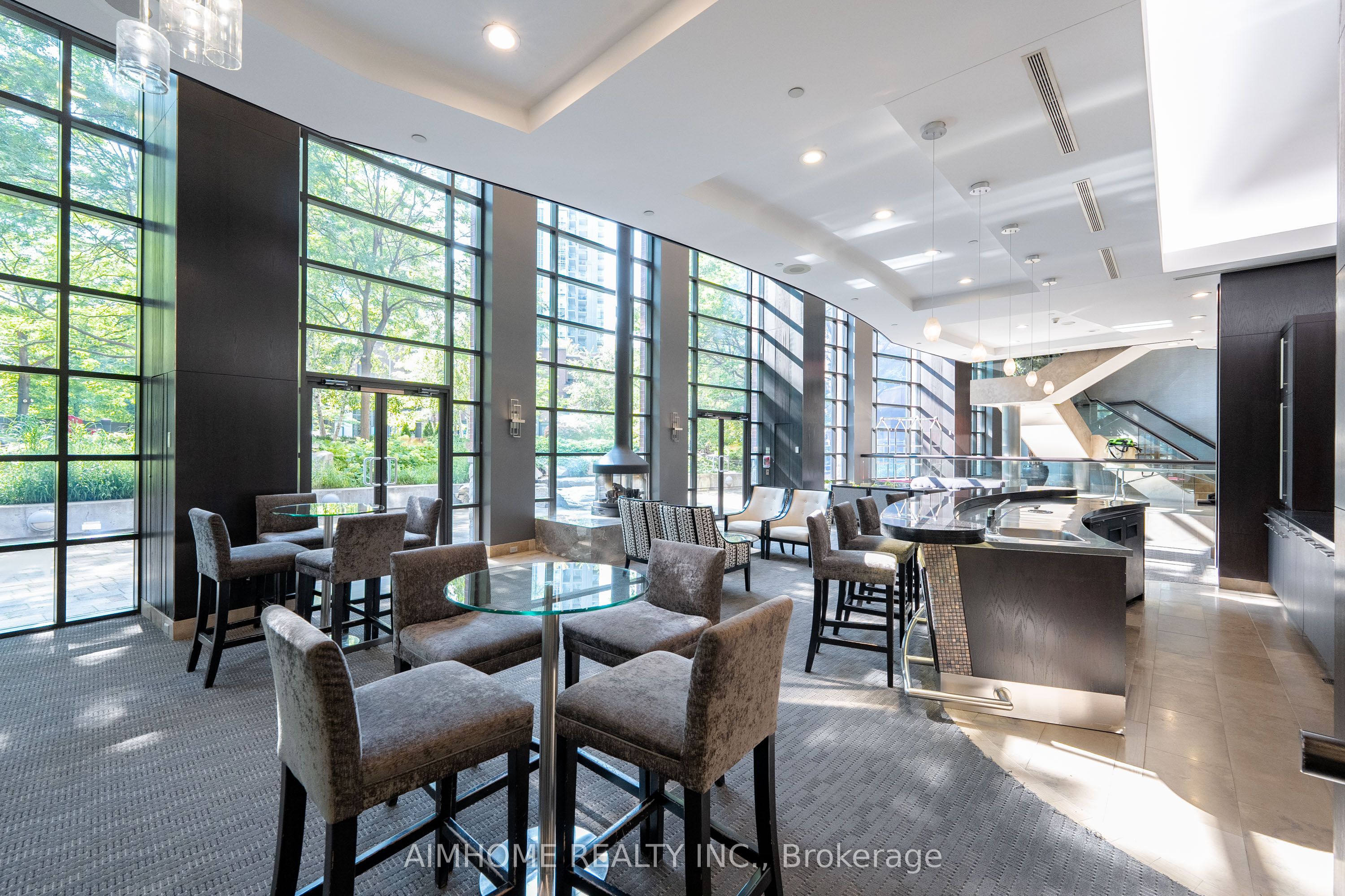 23 Sheppard Avenue 2104, Toronto, ON M2N 0C8 photo 2