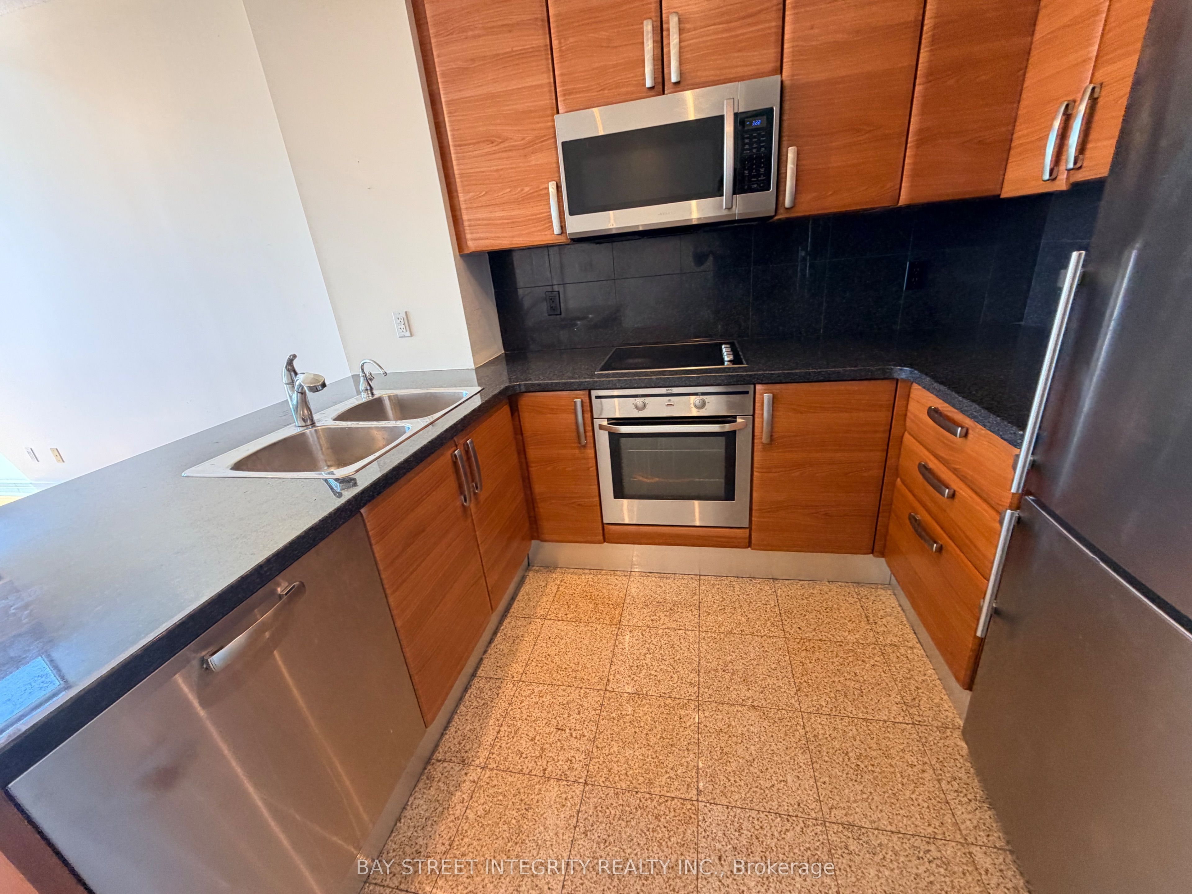 1 Avondale Avenue 612, Toronto, ON M2N 7J1 photo 3