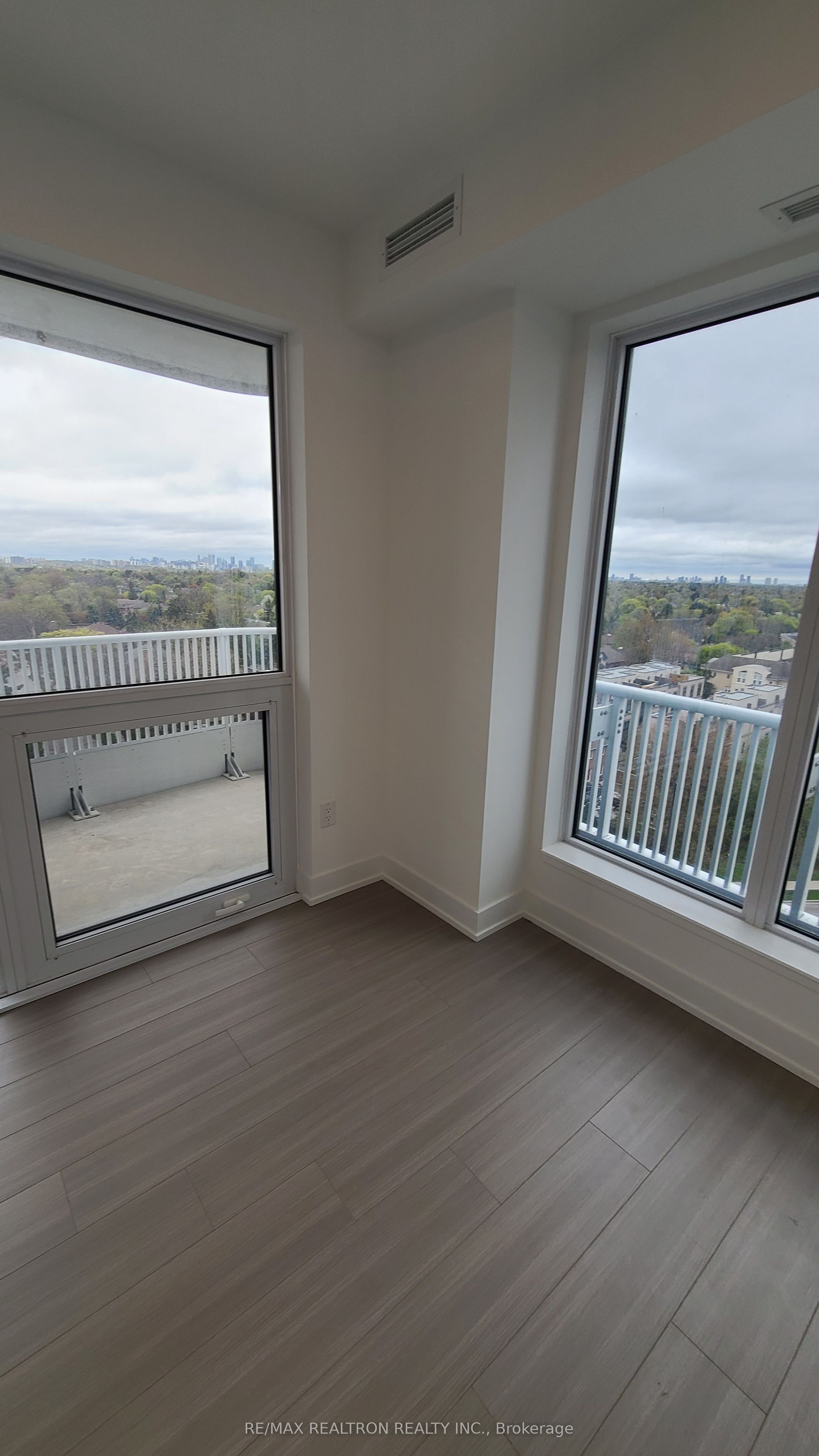 36 Olive Avenue 1009, Toronto, ON M2N 0M4 photo 4