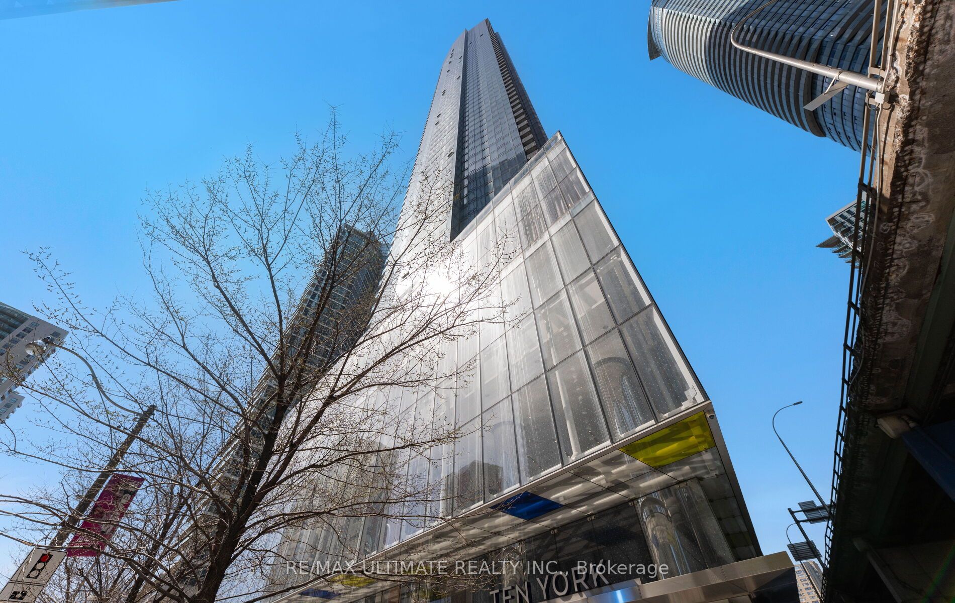 10 York Street 3612, Toronto, ON M5J 0E1 photo 2
